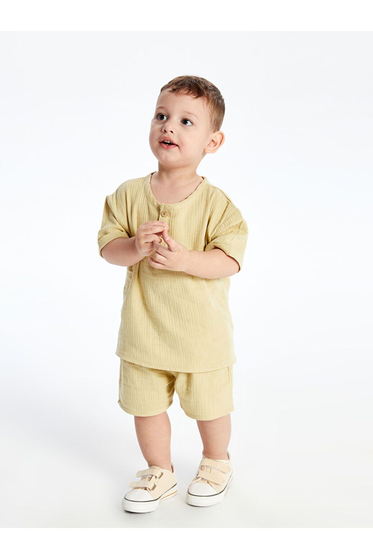 LC Waikiki Yeni Sezon Muslin Erkek Bebek Tisort ve Sort 2'li - S5FT15Z1