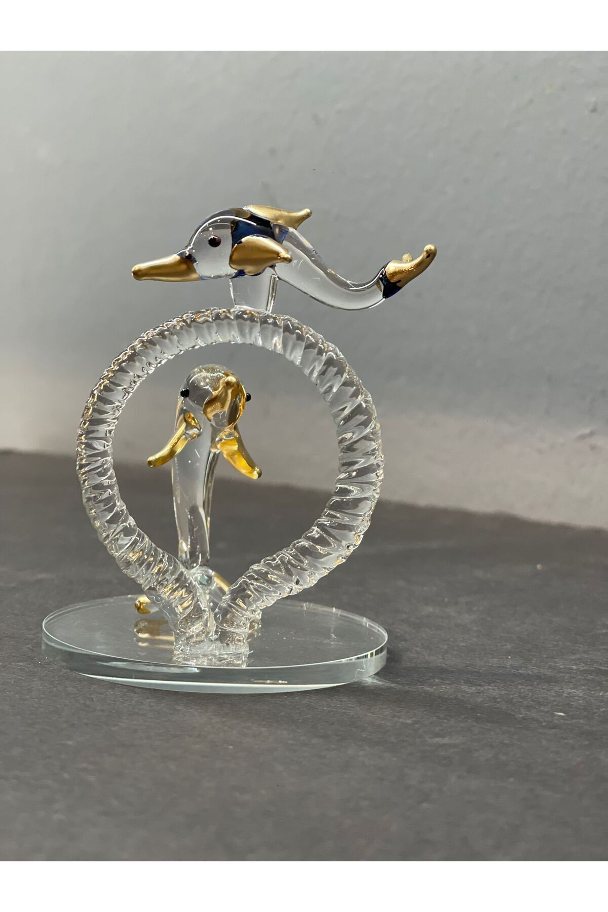SerenityHaven Dekoratif Kristal Cam İkili Zıplayan Yunuslar Gold