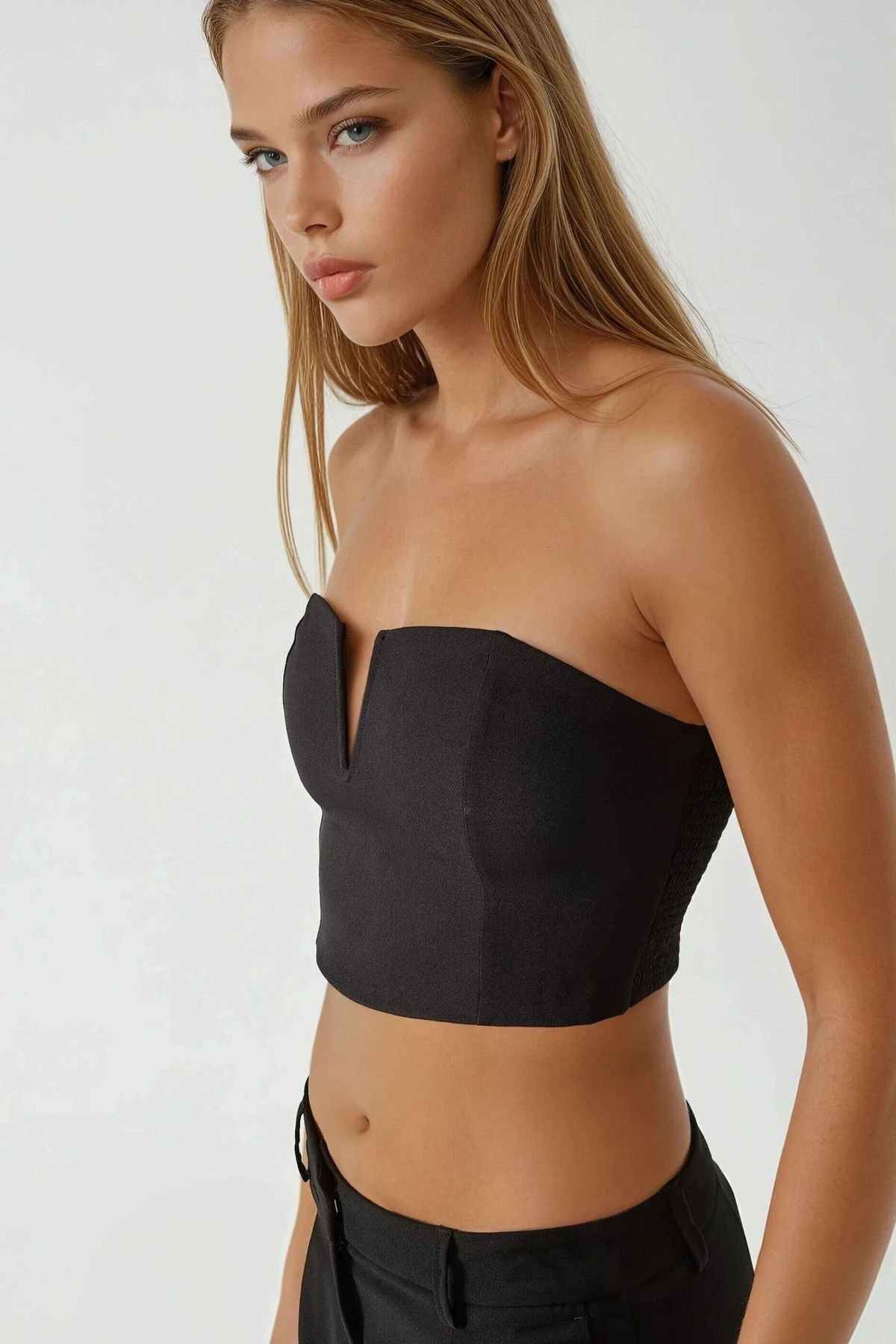 Hiccup Arkası Gipeli Straplez Crop Top görsel 6