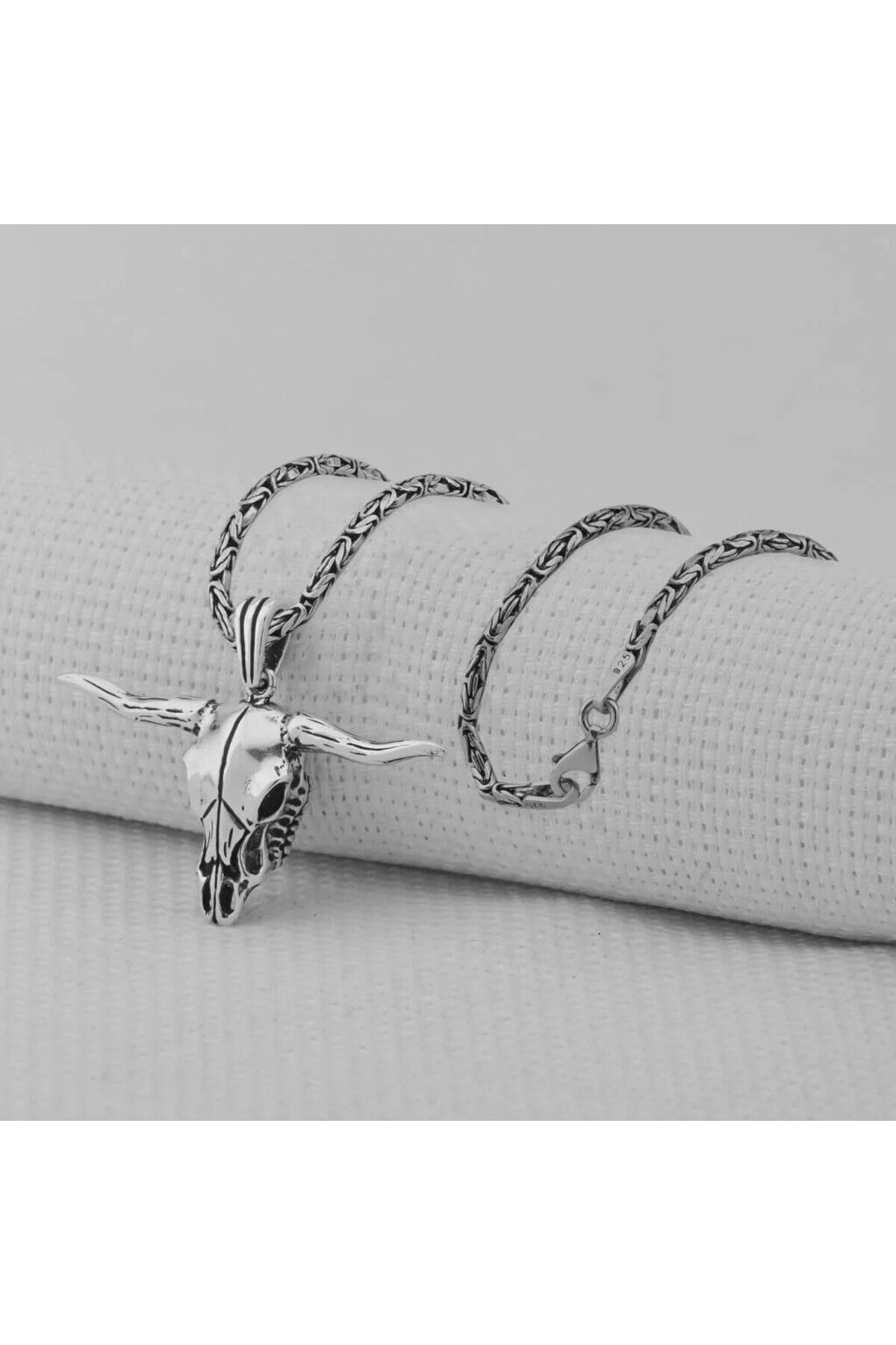 shop Boğa Kafatası Tasarımı 925 Ayar Gümüş Erkek Kolyesi