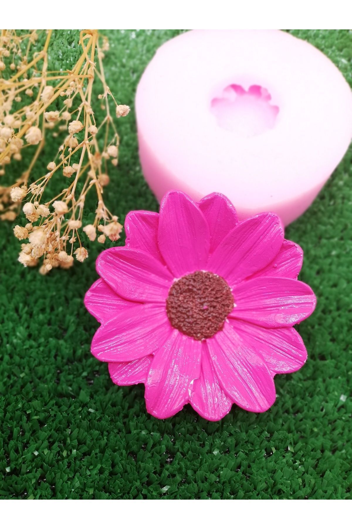 SerenityHaven Dekoratif El Boyalı Ayçiçeği Şeklinde Koyu Pembe Renkli Tabağı Teraryum Obje Alçıdan Yapılmış 7,5cm
