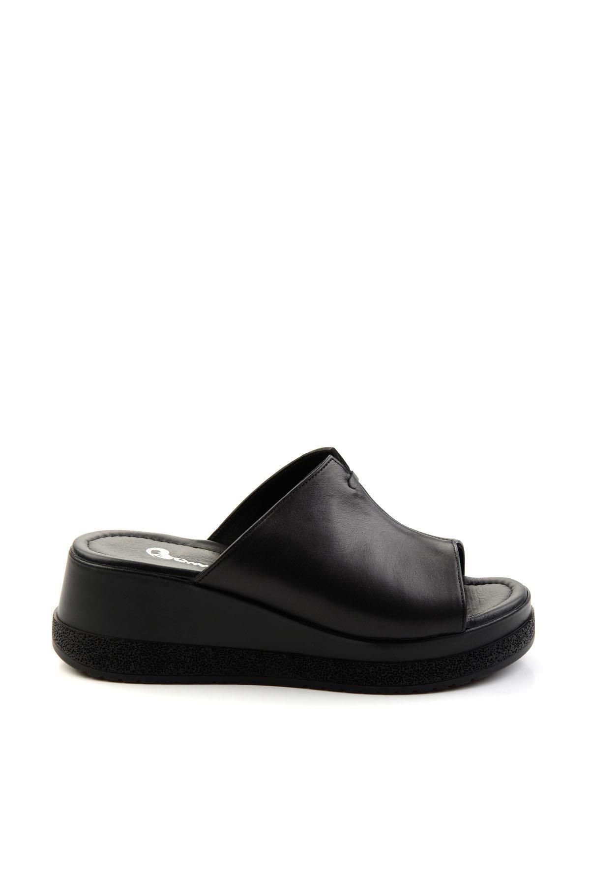 Bambi Siyah Leather Kadın Terlik K04040012003