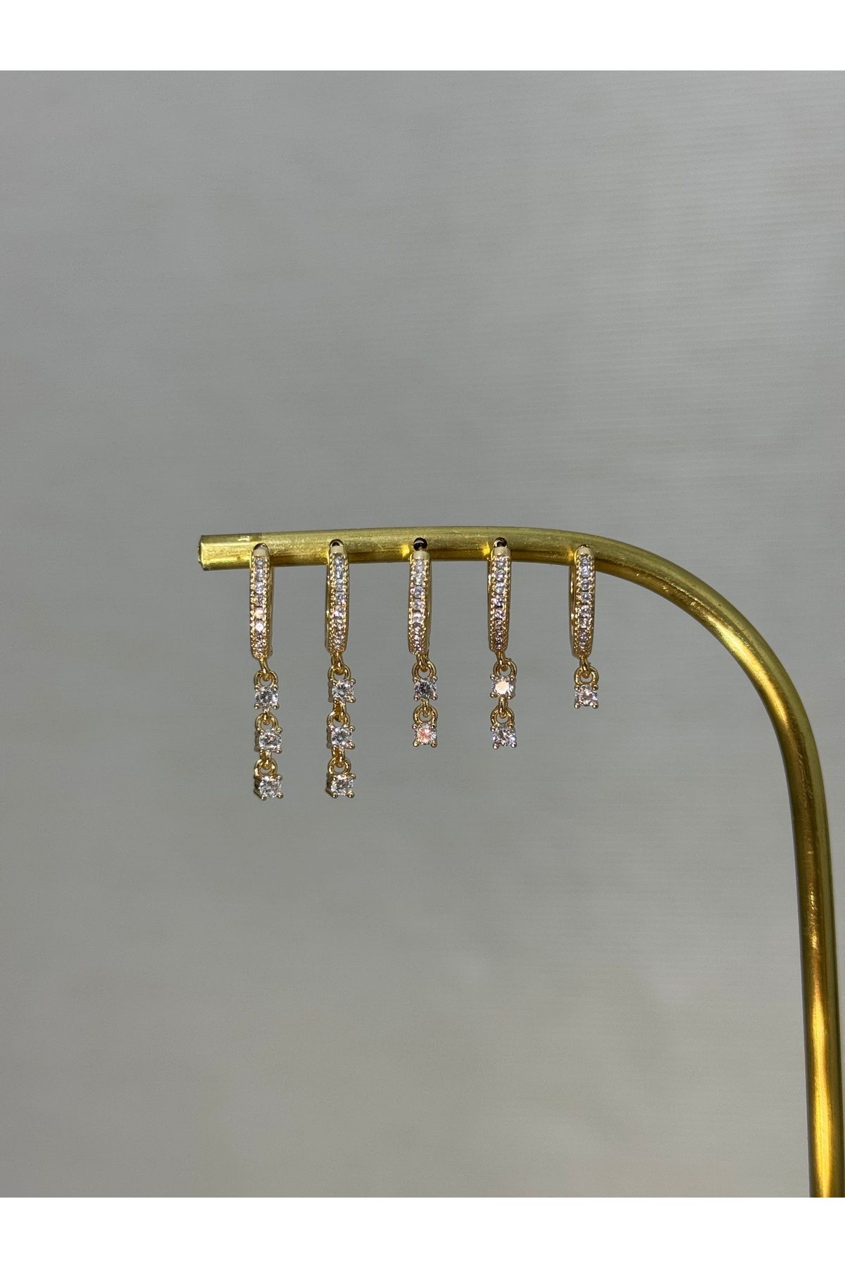 XUPING JEWELRY 18K 6’lı zirkon taşlı gold çelik küpe paslanmaz kararmaz
