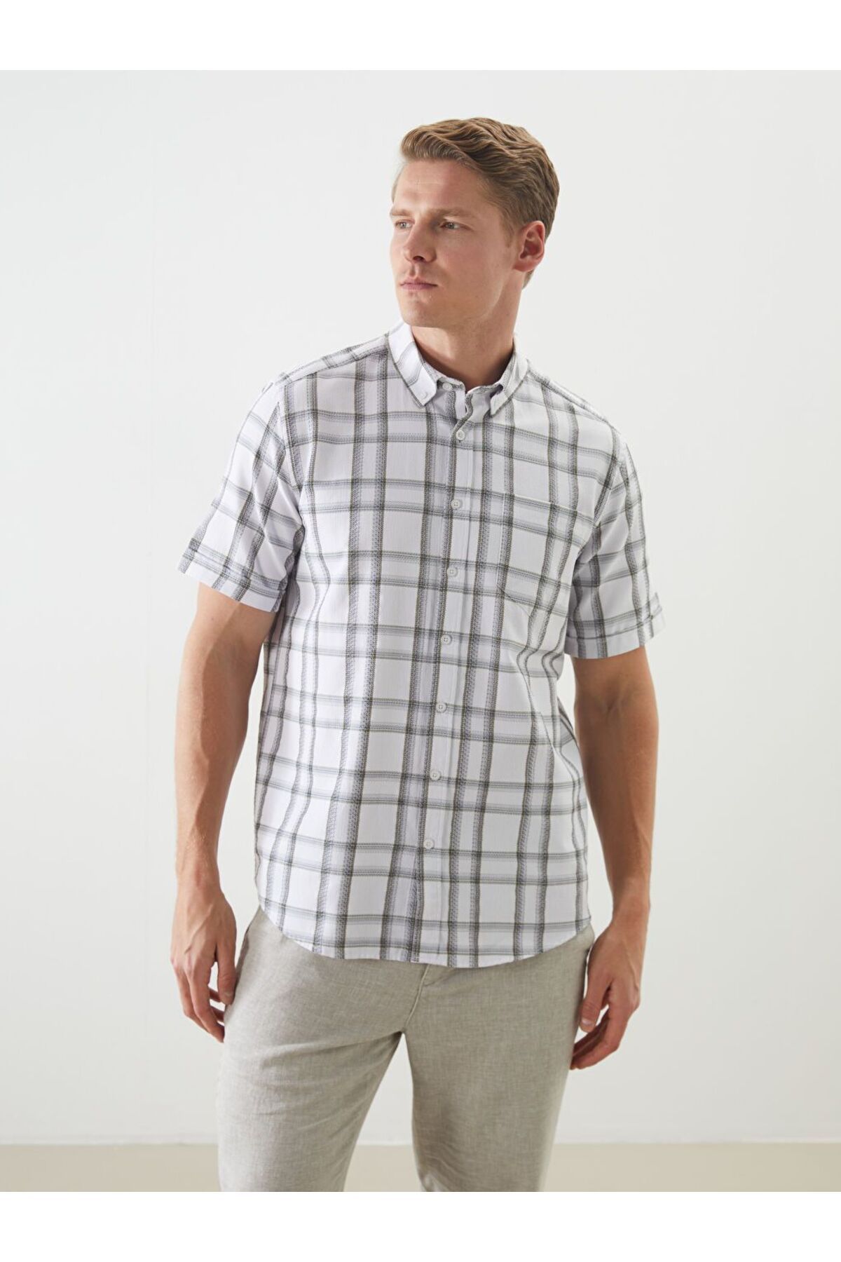 LC Waikiki LCWAIKIKI Classic Regular Fit Kısa Kollu Ekose Erkek Gömlek