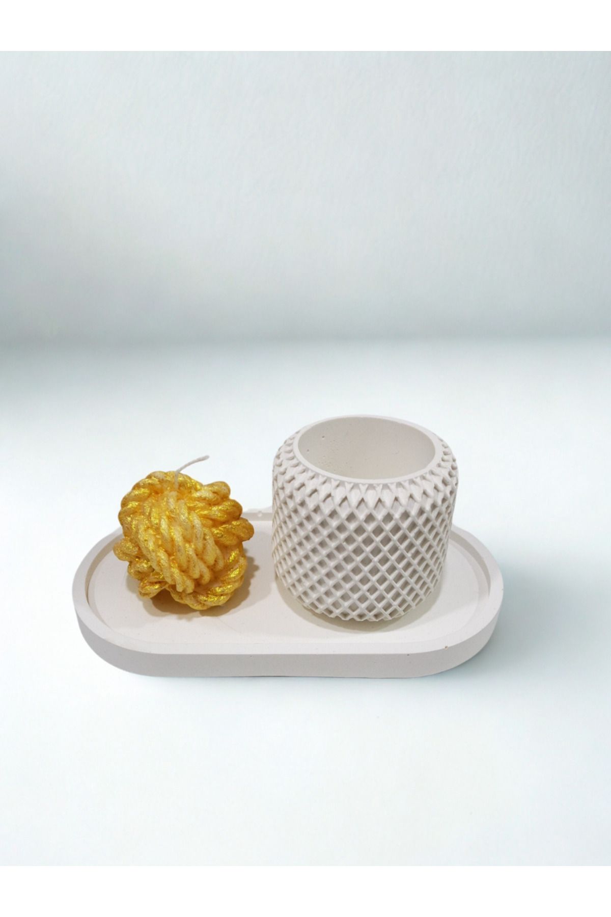 Vestark Modern Tasarım Set: Altın İp Yumak Soya Mumu, Geometrik Desenli Organizer, Tepsi