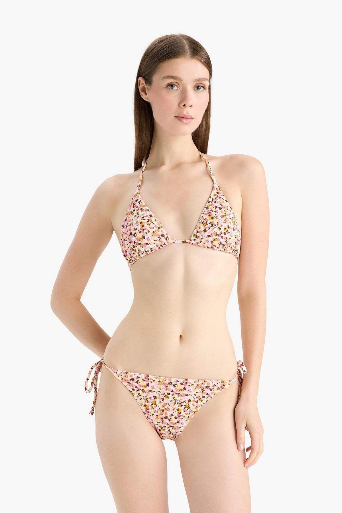 DeFacto Regular Fit Çiçekli Bürümcük Bağcıklı Bikini Alt-Fall in Love E2577AX25SM