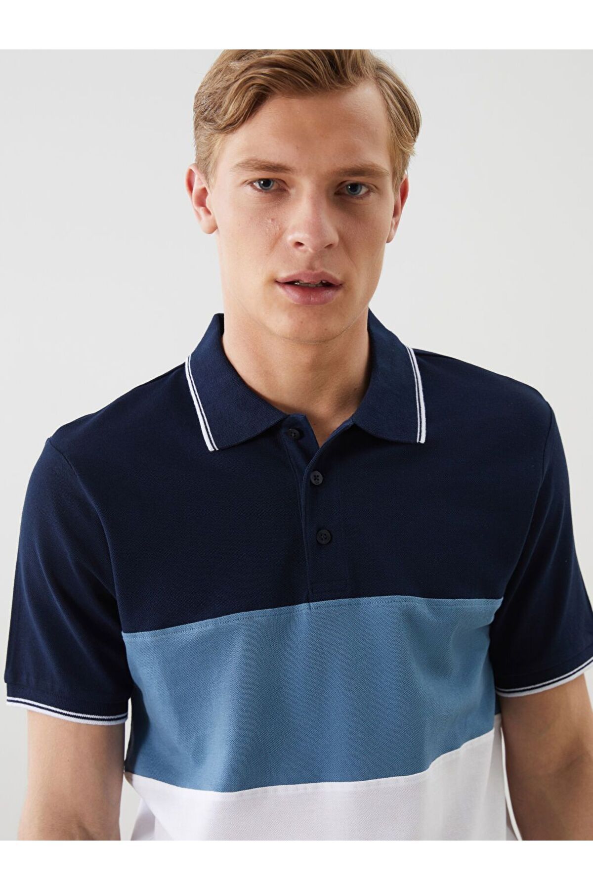 LC Waikiki LCWAIKIKI Classic Polo Yaka Renk Bloklu Pike Erkek Tişört