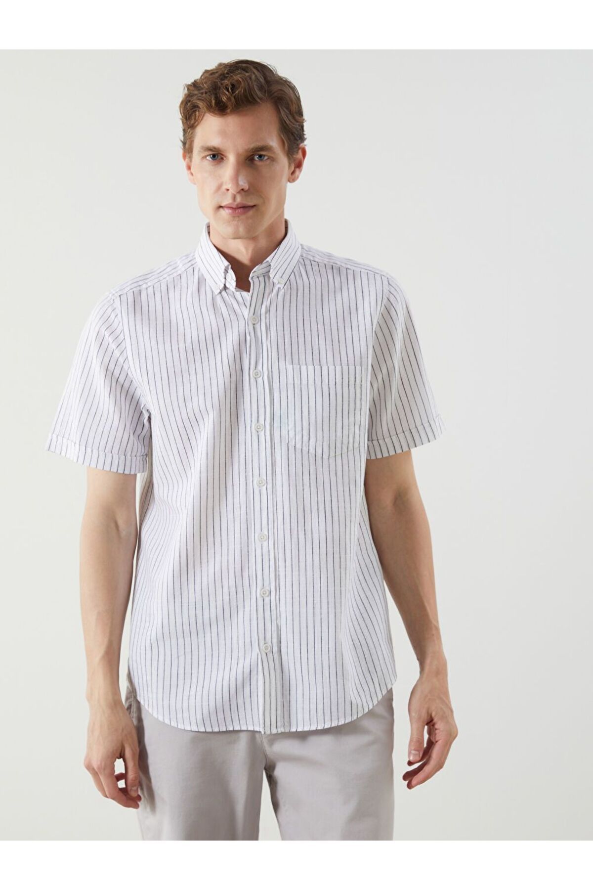 LC Waikiki LCWAIKIKI Classic Regular Fit Kısa Kollu Çizgili Keten Karışımlı Erkek Gömlek