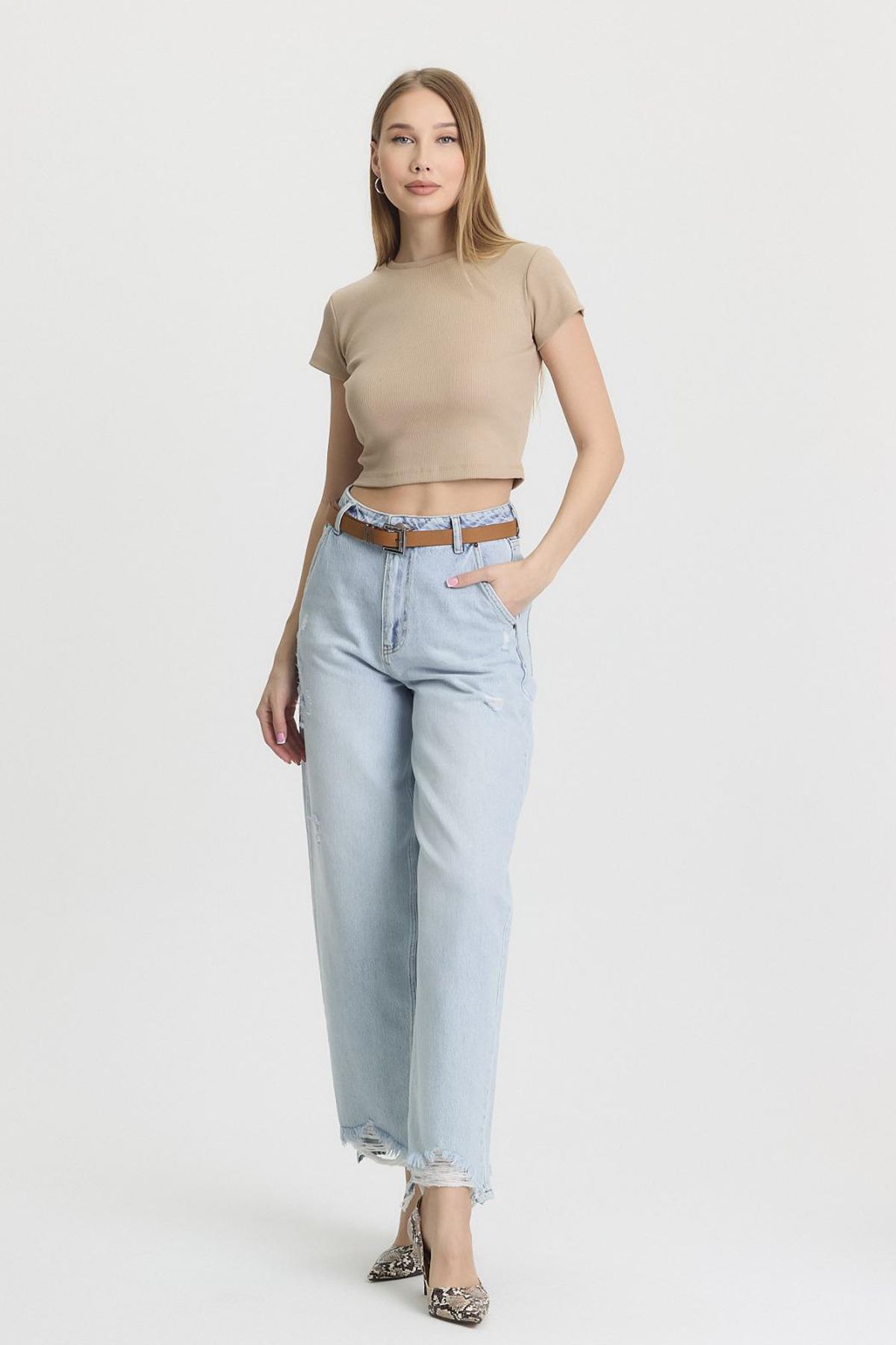 Jijass Jeans Yırtık Paça Detaylı Kemerli Kot Pantolon