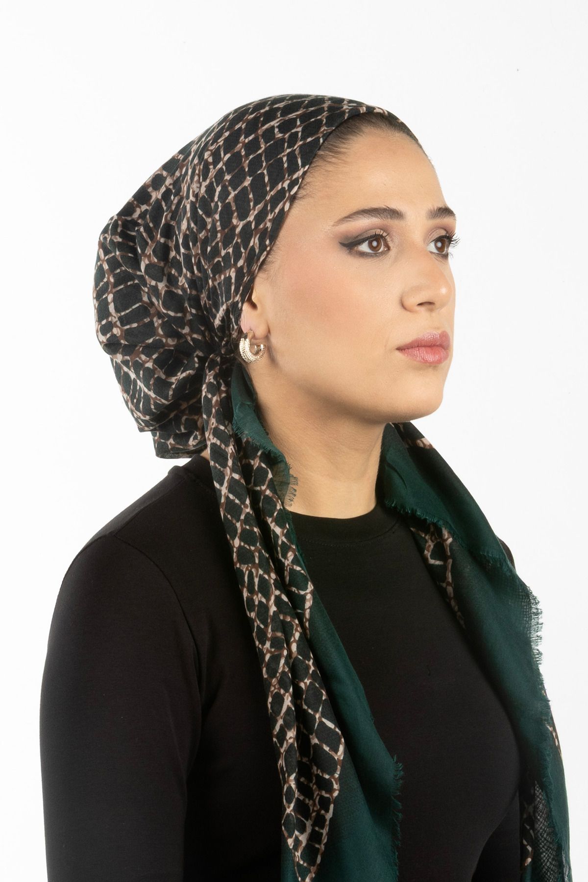 safura Yeni Tasarım Tak-Çıkart Bone Eşarp - Desenli, Ayarlanabilir Ense Lastik, Kaymaz Kadife Şerit