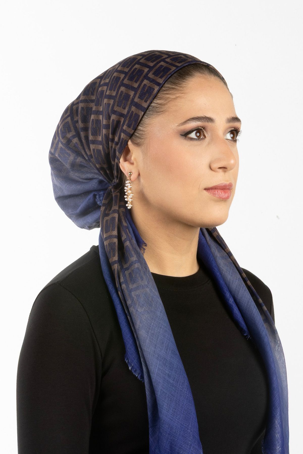 safura Bone Eşarp - Degrade Desenli, Ayarlanabilir Ense Lastik, Kaymaz Kadife Şerit