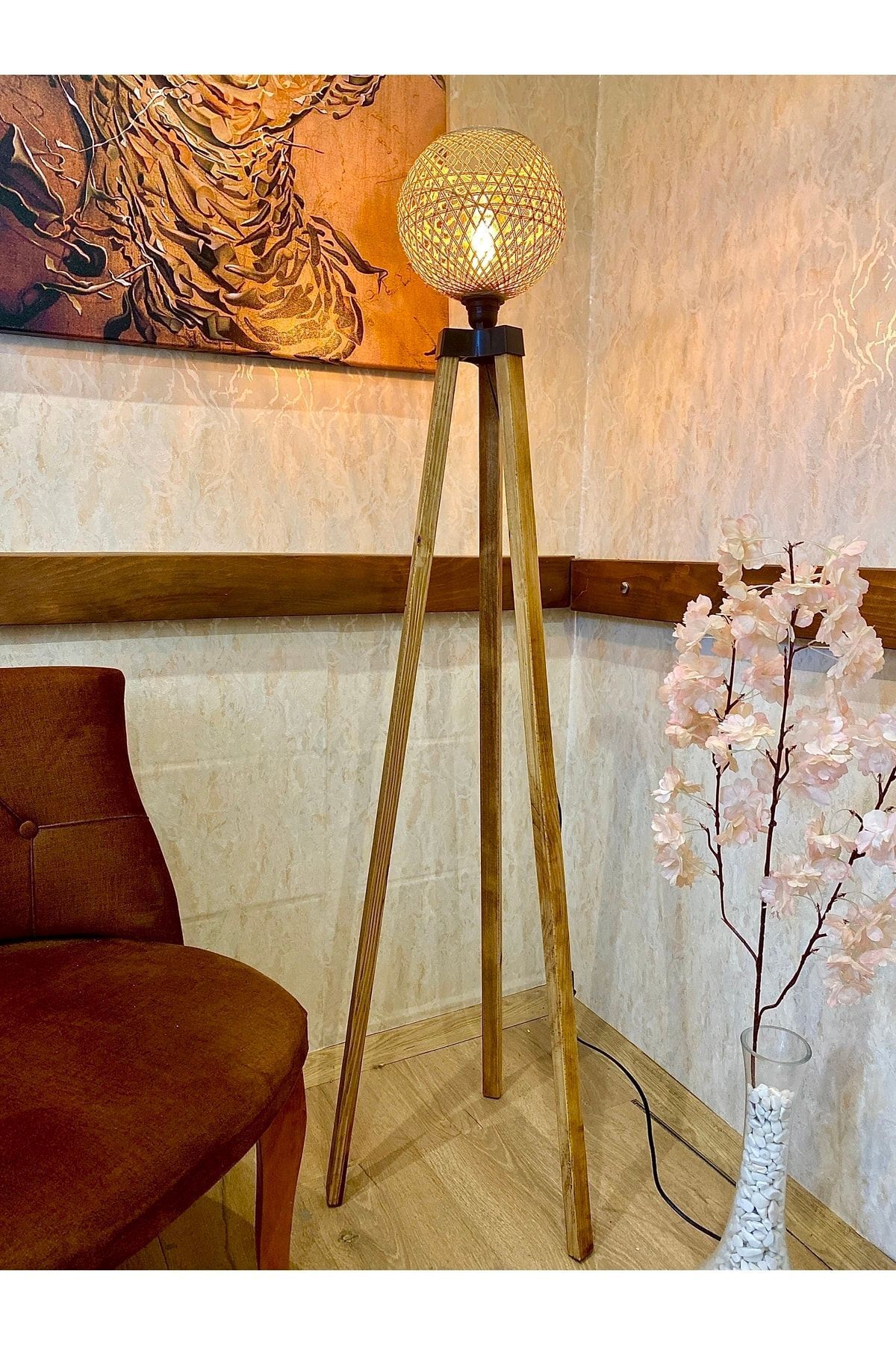 SerenityHaven Doğal Ağaç Tripod Lambader Ayvalık Serisi Ahşap Köşe Aydınlatma