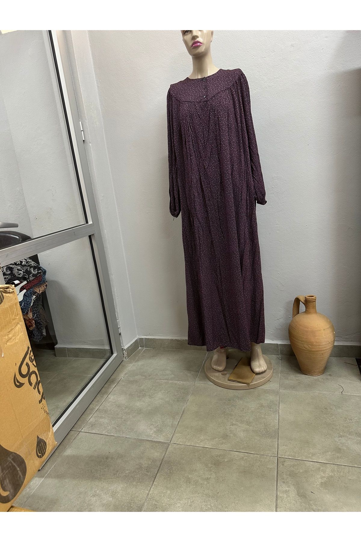 Zülal İthal Kumaş, Yuvarlak Yaka, Lastik Kol, (69*2=138 cm.Göğüs/ Boy 139 ölçü YOK.