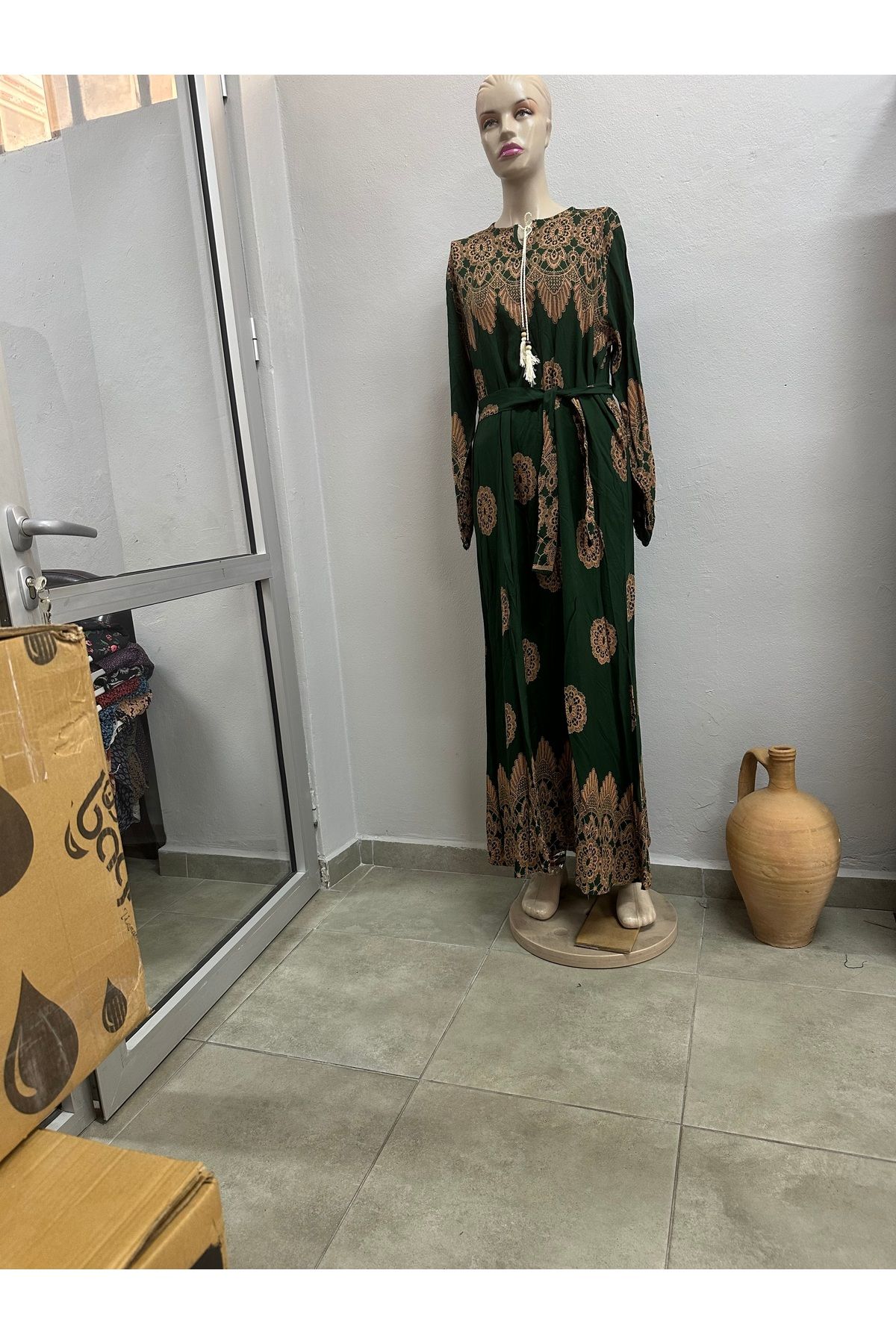 Zülal İthal Kumaş, Yuvarlak Yaka, Lastik Kol, (55*2=110 cm.Göğüs/ Boy 146 ölçü YOK.