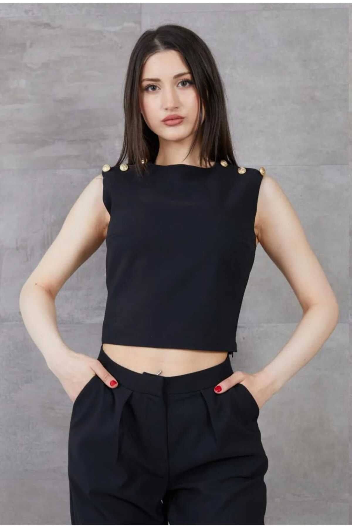 Store Düğme Detaylı Bluz