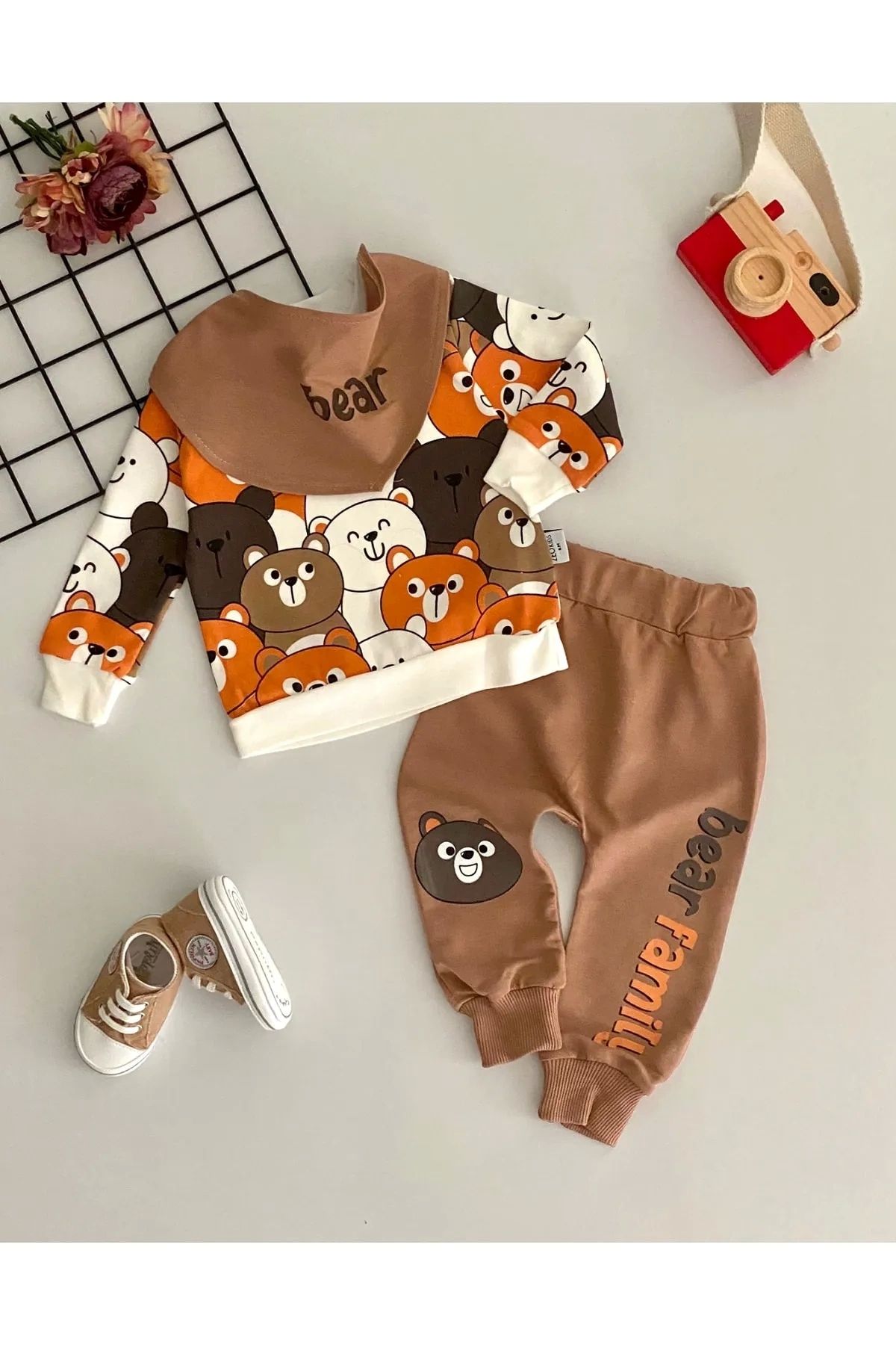 CNDR 3-18 Ay Erkek Bebek Takımı Family Bears 3'lü Fularlı krem