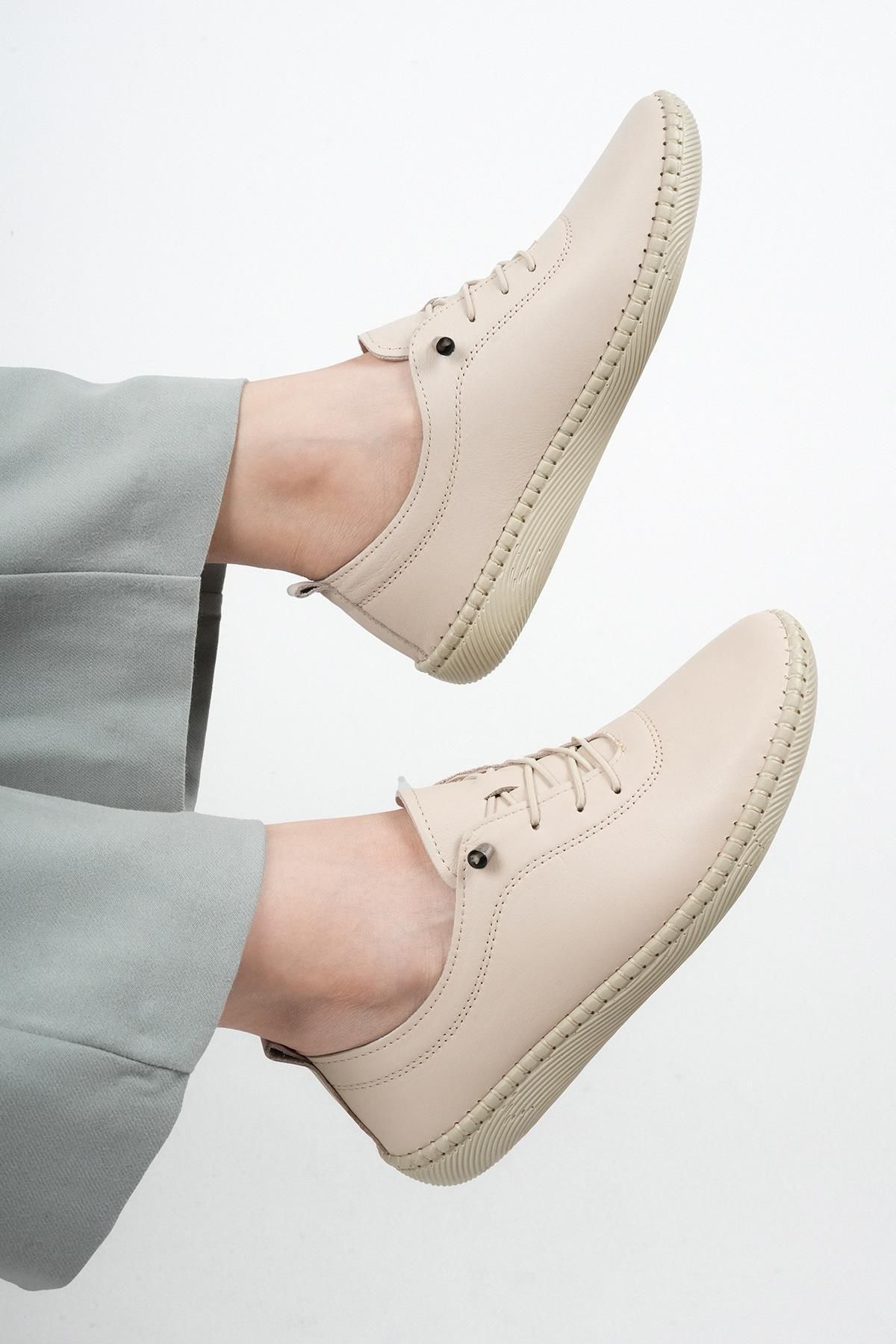 Stilbagshoes CASSİE HAKİKİ DERİ LASTİK DETYALI ORTOPEDİK KADIN GÜNLÜK AYAKKABI BEJ