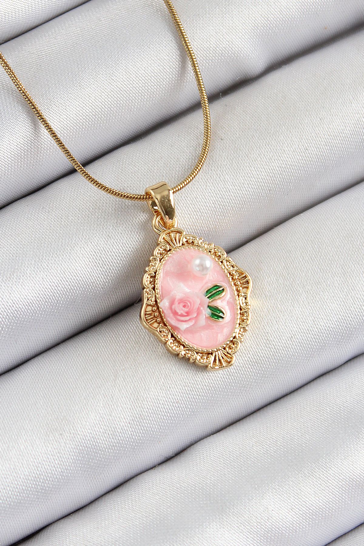 callerrons accessories Zincir Pembe Sanatsal Portre İnci Detaylı Gül Figürlü Model Gold Renk Kadın Kolye - EBJ250605W34546