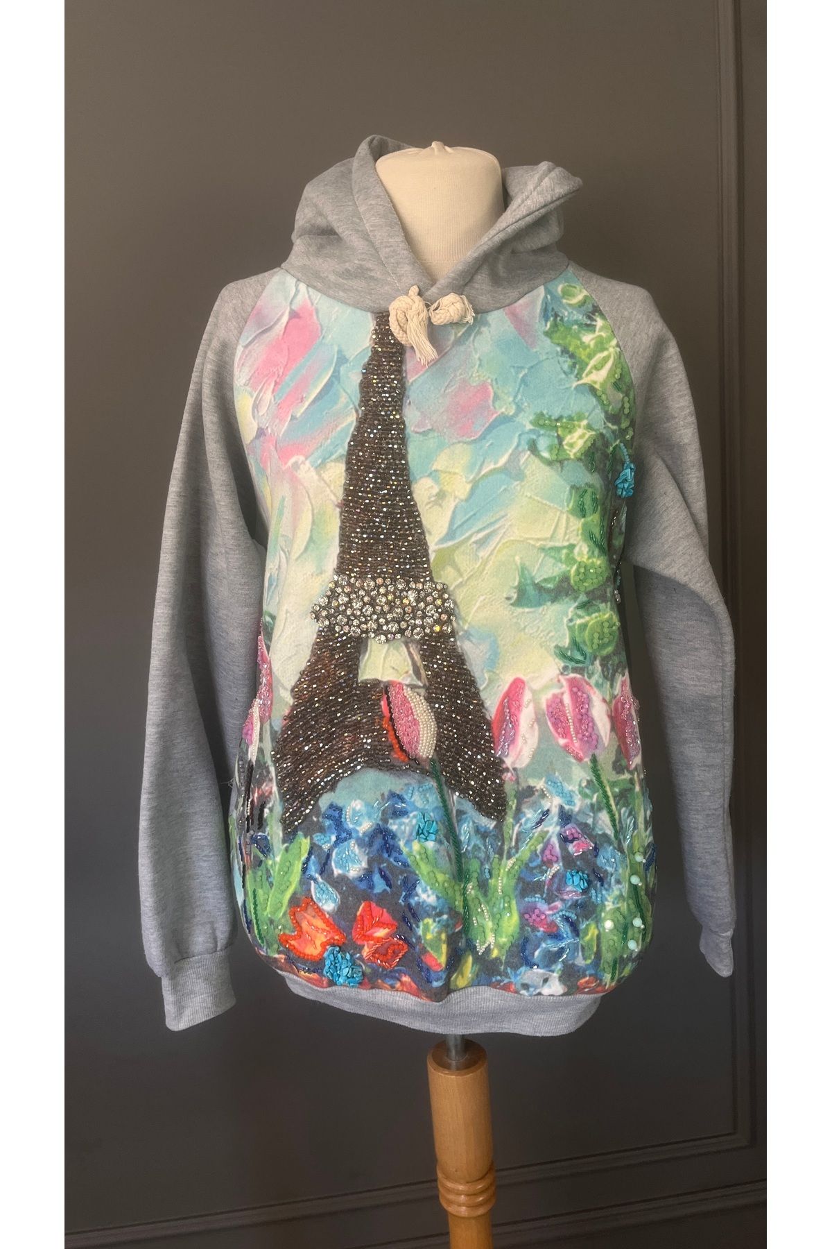 Kübra Tekin İşlemeli Tasarım Gri Sweatshirt