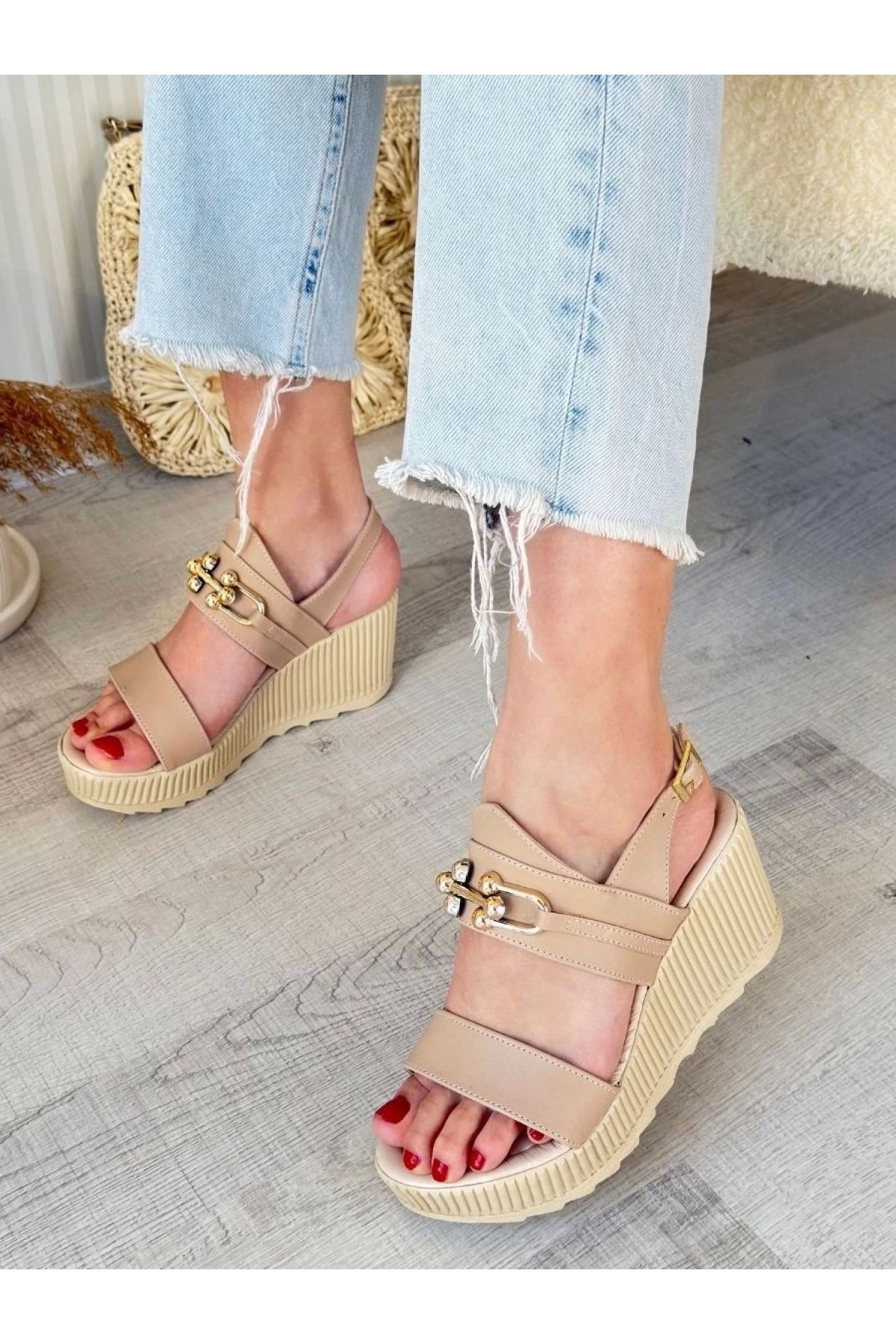 POLEXP Yaz İçin Trend Nude Topuk Sandalet