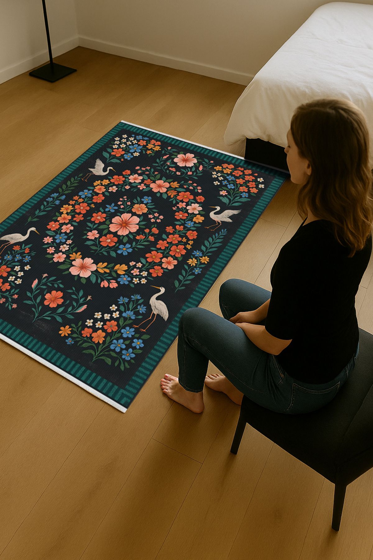 TNYLOF Çiçek ve Kuş Desenli Siyah Halı – Kaymaz & Makinede Yıkanabilir | Bebek ve Evcil Dostu Tasarım