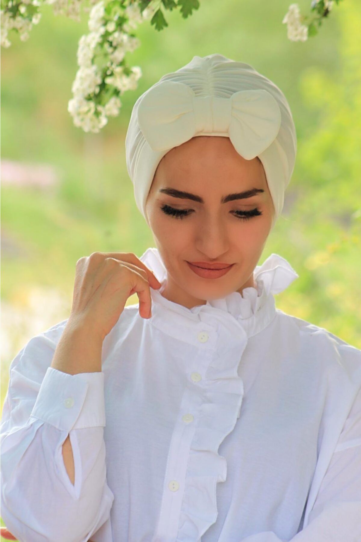 Sahra Şal Dünyası Fiyonklu Çift Yönlü Bone Ekru