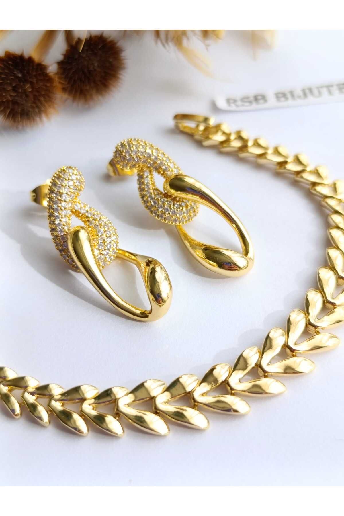 RSB Bijuteri Küpe Sallantılı Zirkon Taş ve Bileklik Altın Kaplama 316 L Çelik 2'li Set + Hediye Paket