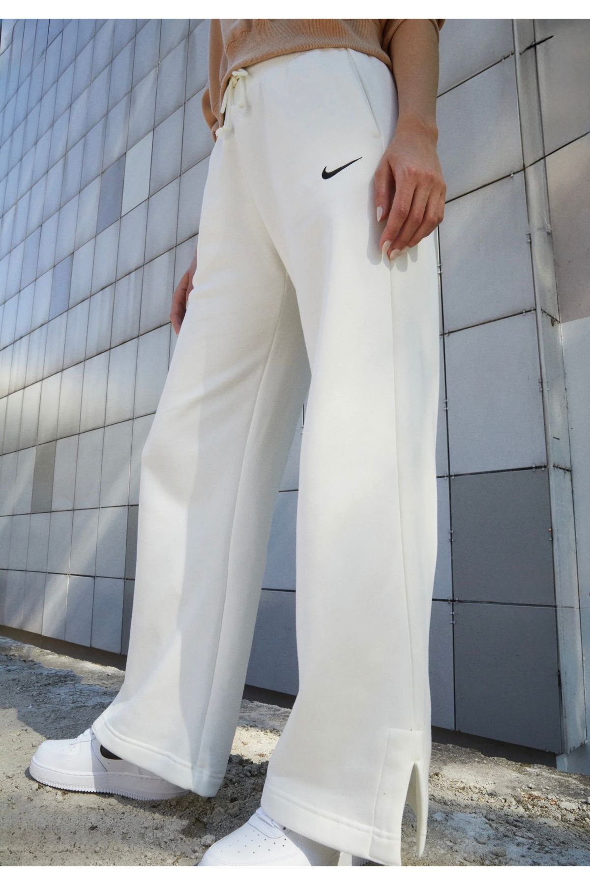 Nike Sportswear Phoenix Fleece High-Waisted Wide Oversize İspanyol Paça Beyaz Kadın Eşofman Altı