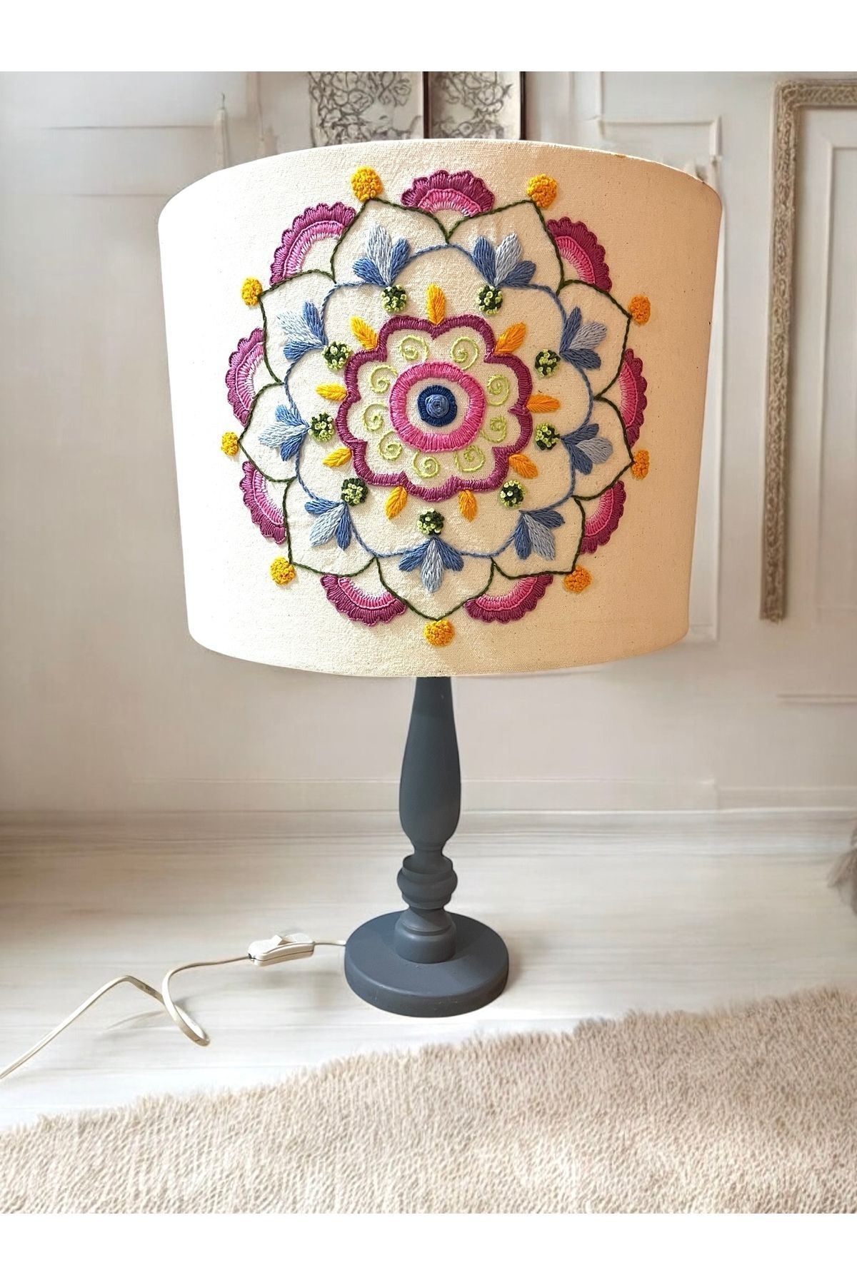 SerenityHaven El Işi Mandala Nakış Abajur 62 Cm