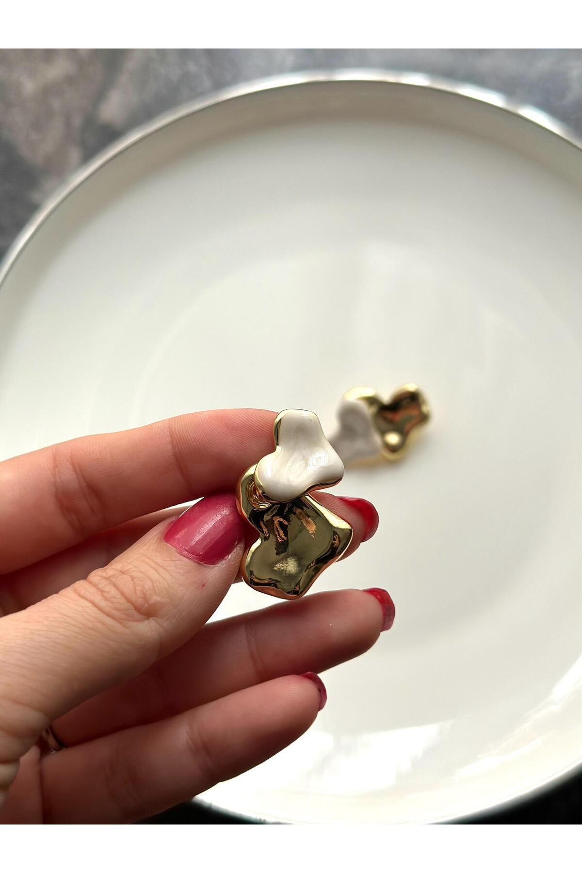 Nera Accessories Sedefli Küpe