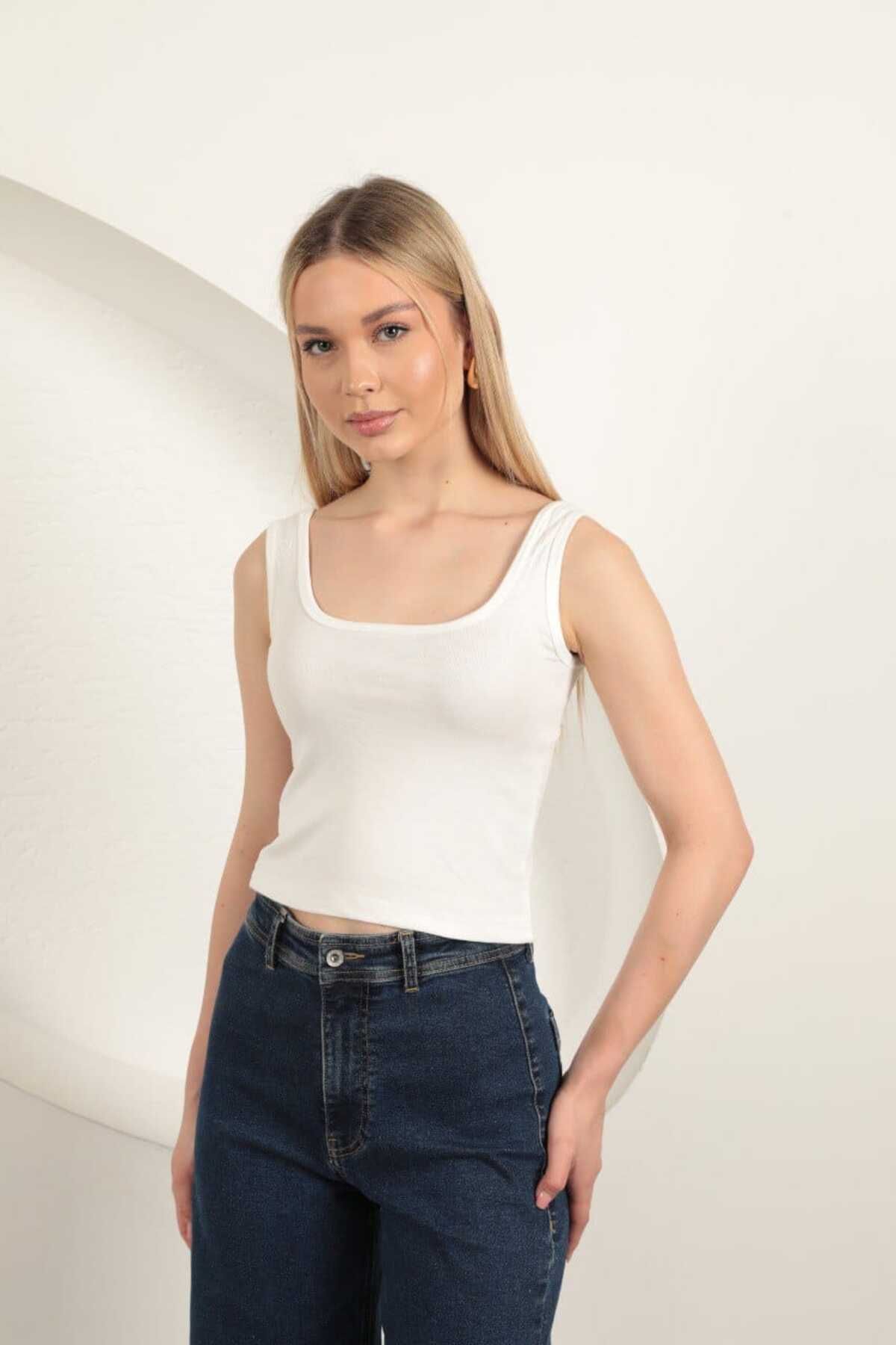 MİHRİZAR ASKILI KARE YAKA VİSKON CROP T-SHİRT