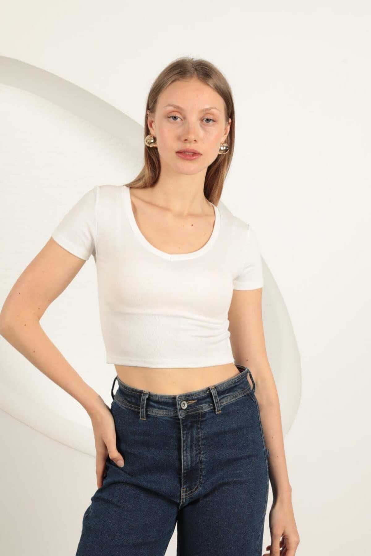 MİHRİZAR V Yaka Viskon Crop T-shırt