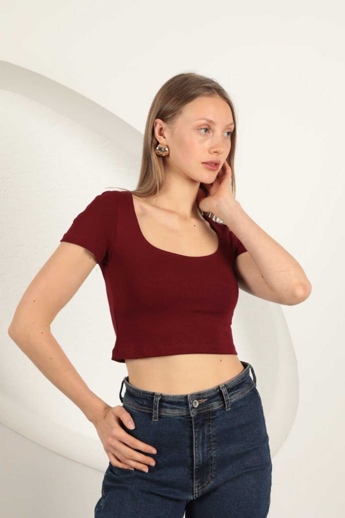 MİHRİZAR U YAKA VİSKON CROP T-SHİRT