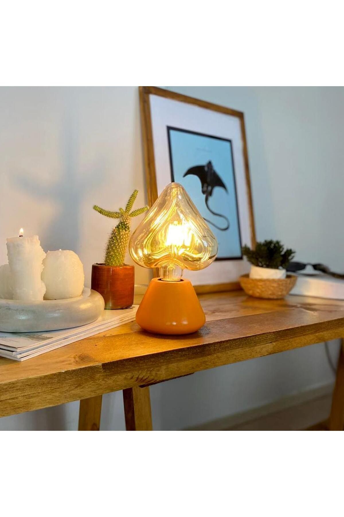 SerenityHaven Dml01045 - Turuncu Konik Gövde 4w Kalp Rustik Ampul Dekoratif Masa Üstü Lamba