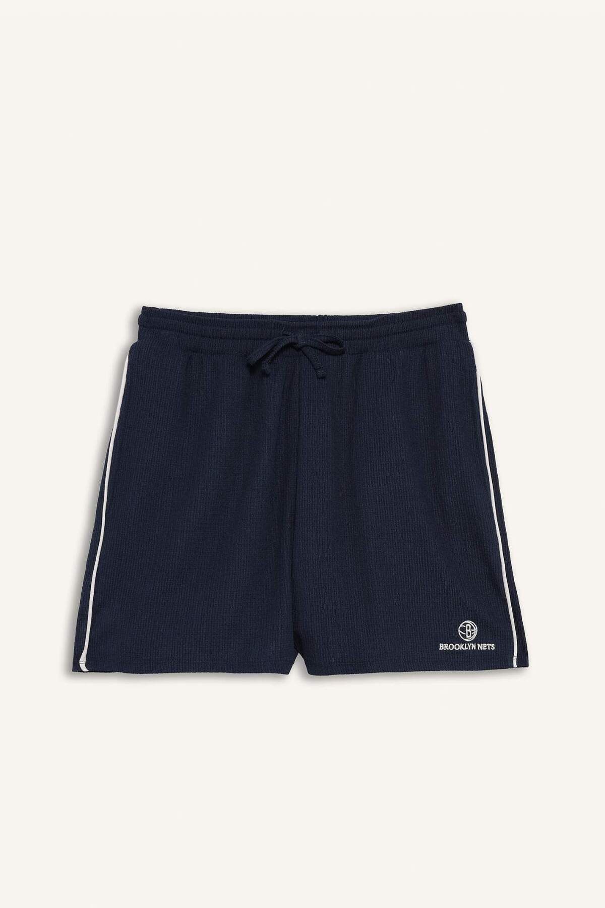 DeFacto DeFactoFit NBA Brooklyn Nets Standart Fit Kısa Paça Krinkıl Kumaş Şort E3625AX25SM