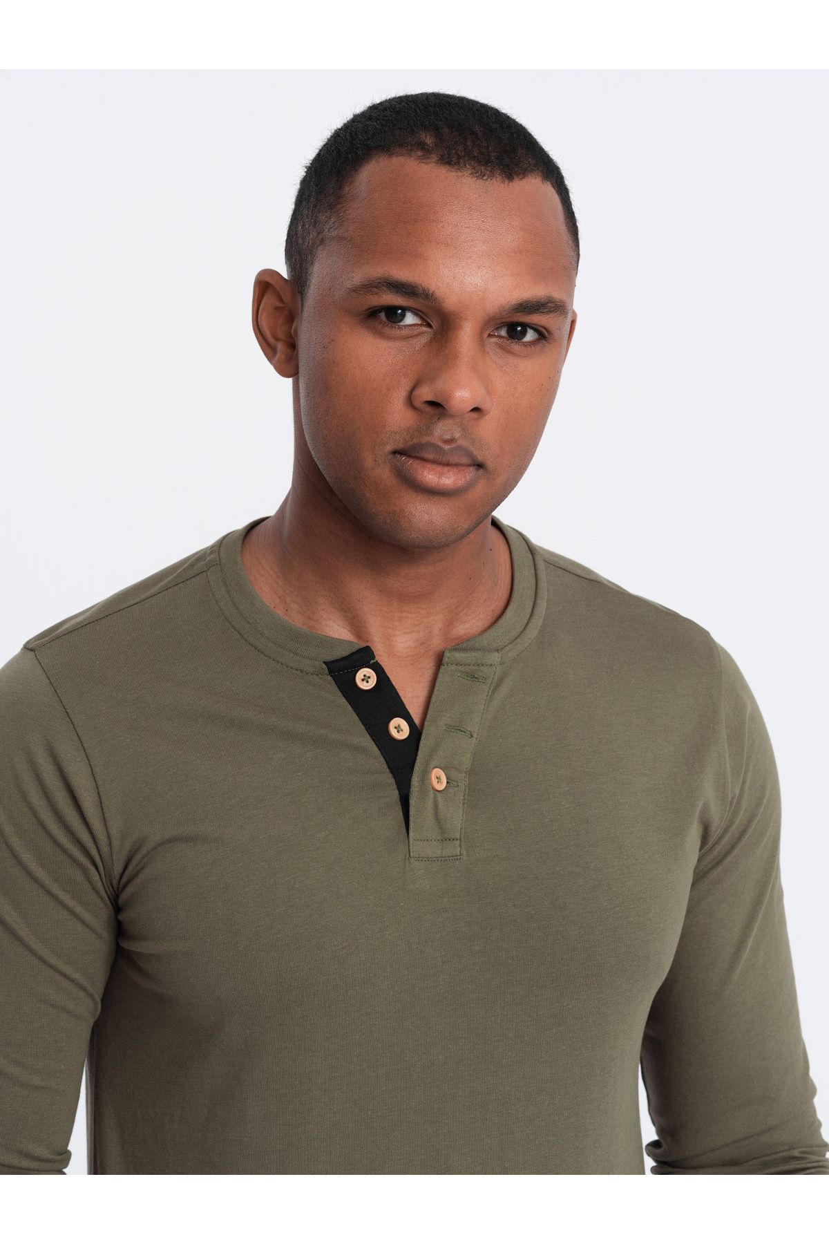 OMBRE-Herren Langarmshirt aus Baumwolle mit Knöpfen am Halsausschnitt - Dunkeloliv V1 OM-LSCL-0107 L 3