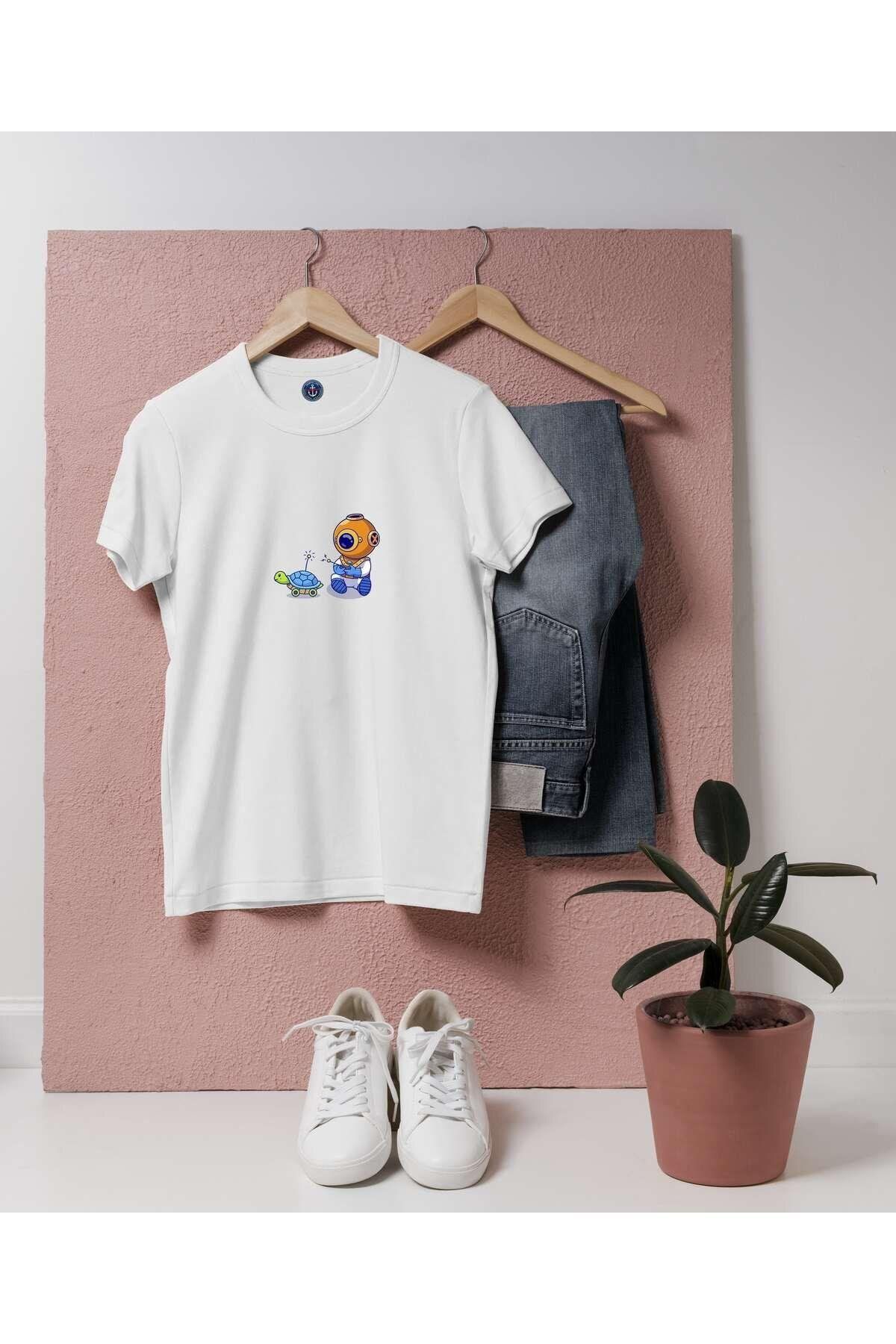 bahriyeli.jpeg Oversize Dalgıç ve Uzaktan Kumandalı Kaplumbağa tasarım unisex T-shirt