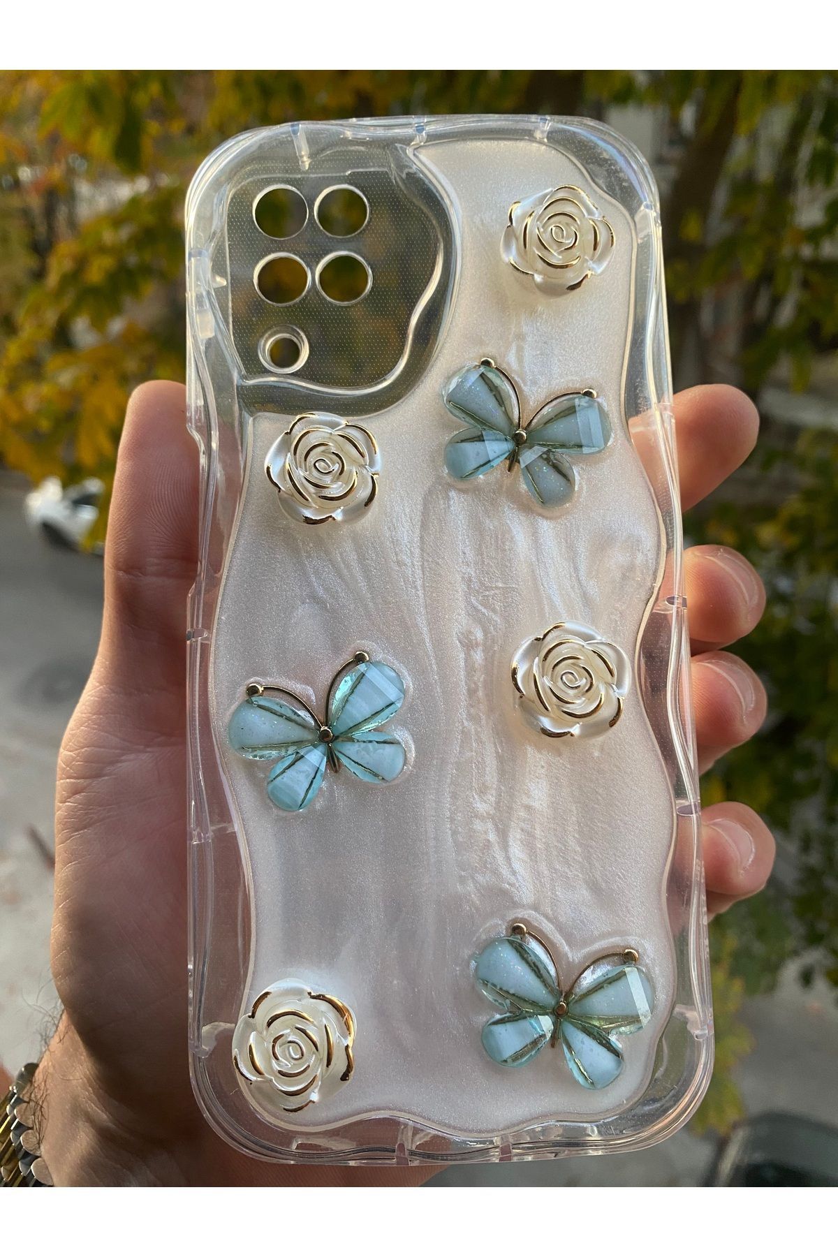 Rivor Samsung Galaxy A22 & M22 & M32 Kılıf 5D Kabartmalı Kelebek Çiçek Desenli Kenarları Şeffaf Kapak