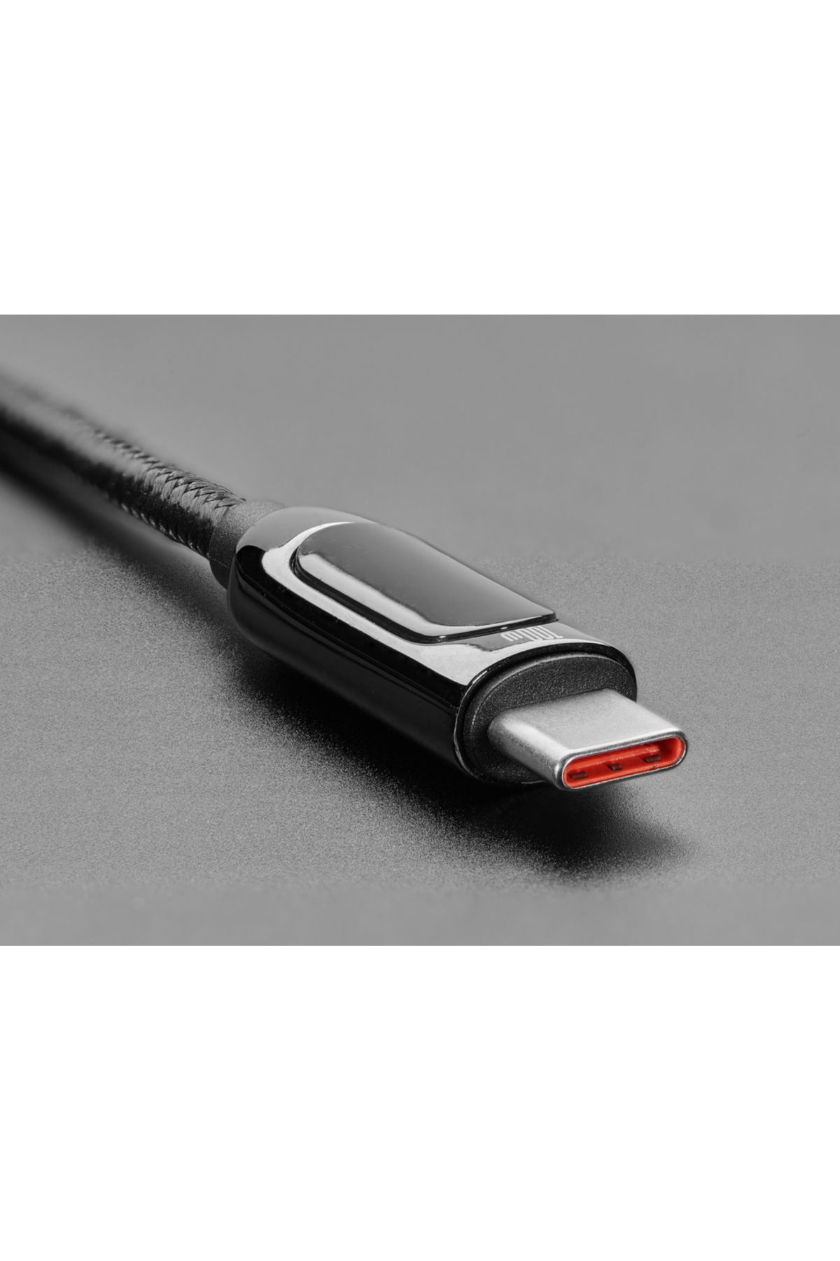 Adafruit-USB C to USB C Cable with Display 100W - 2 meters, Black braided 3