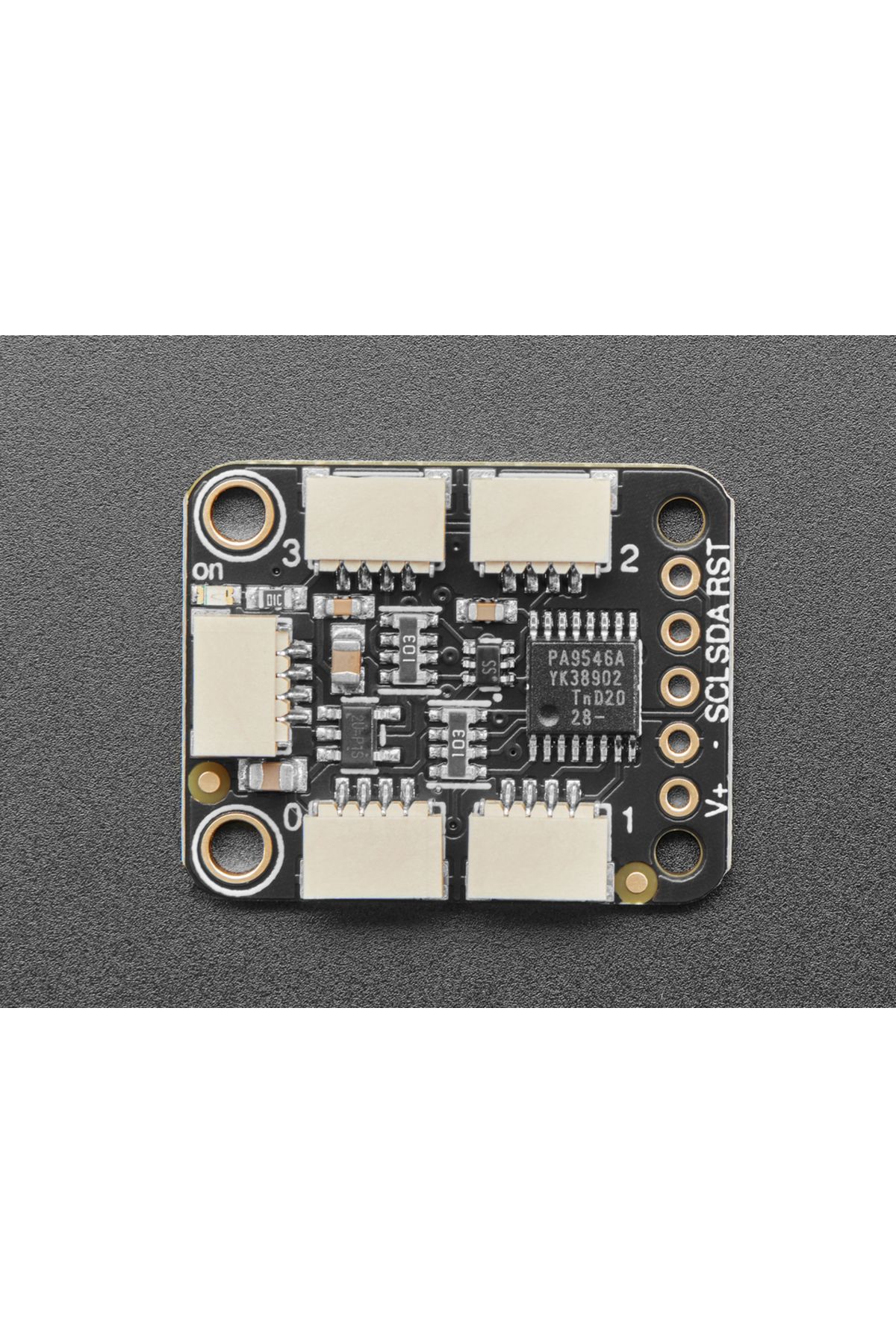 Adafruit-PCA9546 I2C multiplexer module, STEMMA QT/Qwiic, 4 channels 5