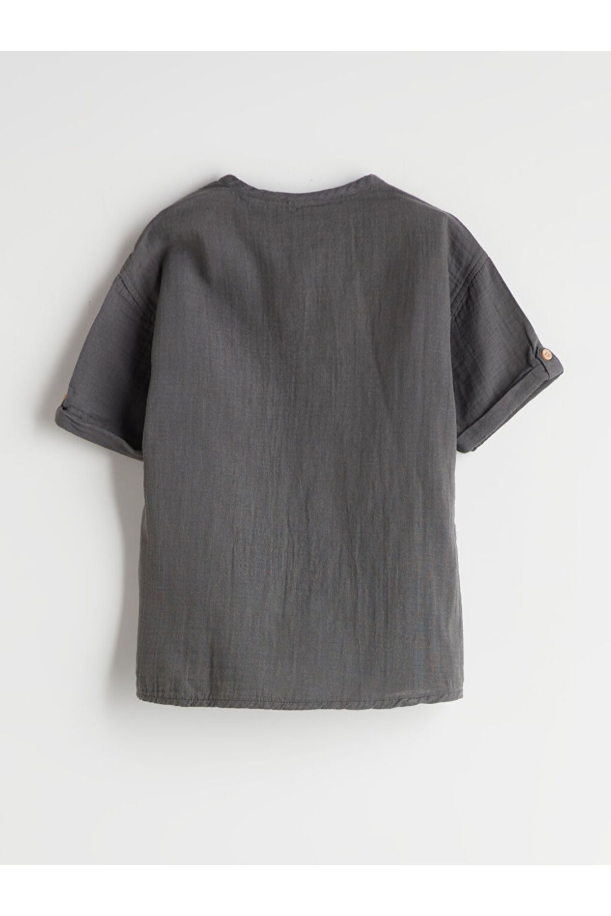 LC Waikiki-Basic Boy's Shirt and Shorts 2-Piece 3