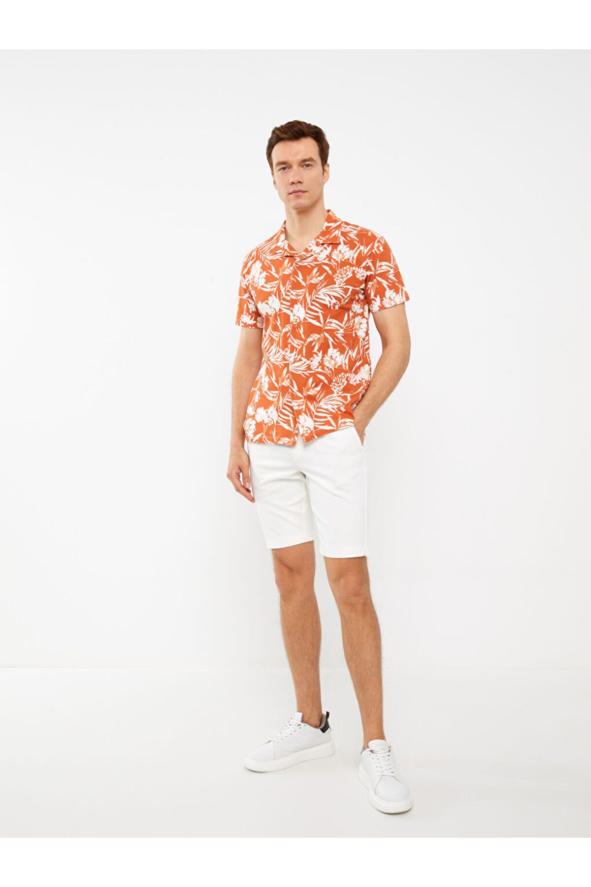 LC Waikiki Slim Fit Beli Bağlama Detaylı Erkek Şort