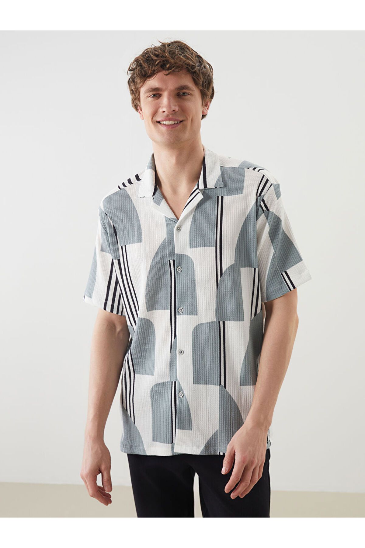 LC Waikiki LCW Regular Fit Kısa Kollu Desenli Erkek Gömlek