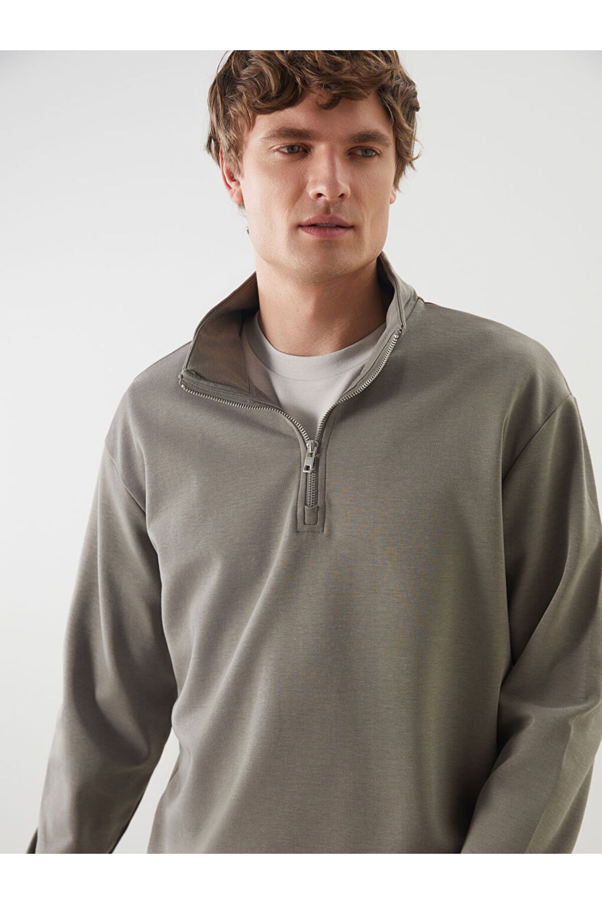 LC Waikiki Dik Yaka Erkek Sweatshirt