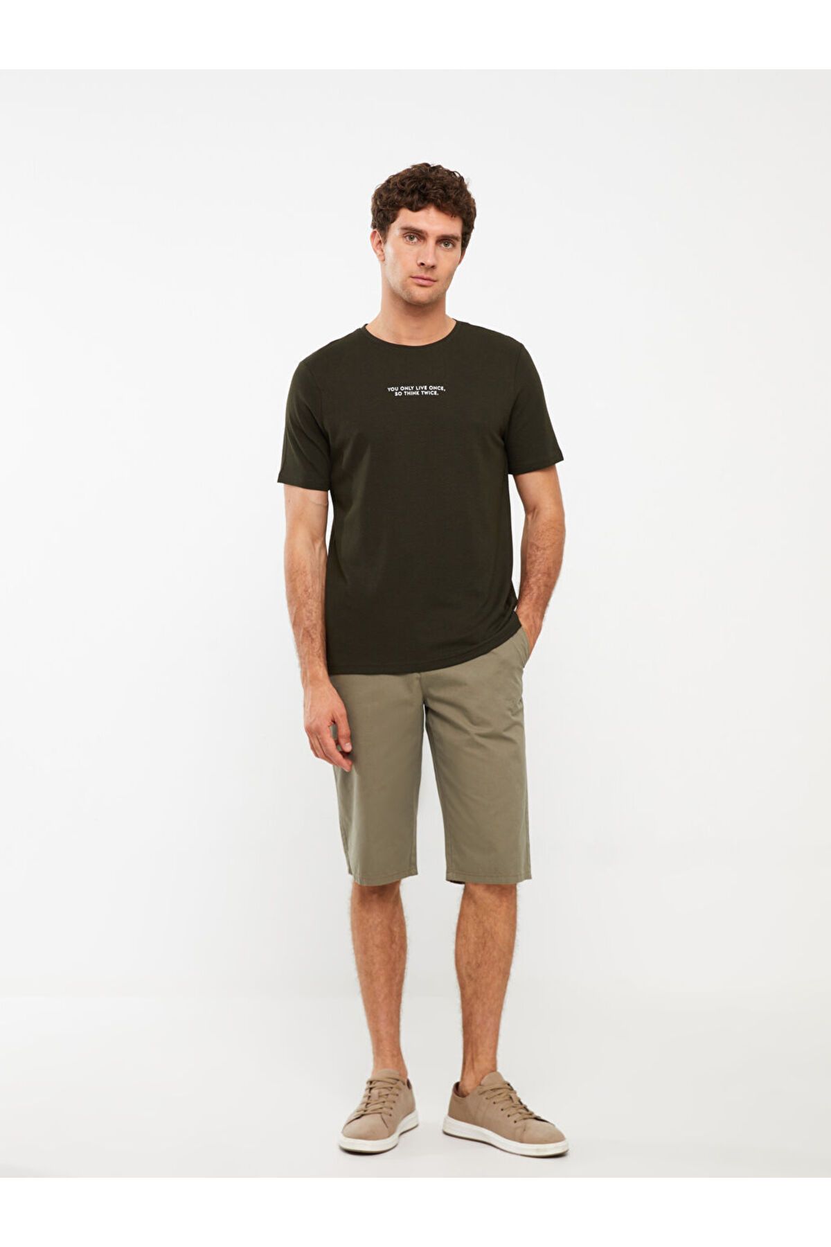 LC Waikiki Standart Kalıp Gabardin Erkek Bermuda Şort