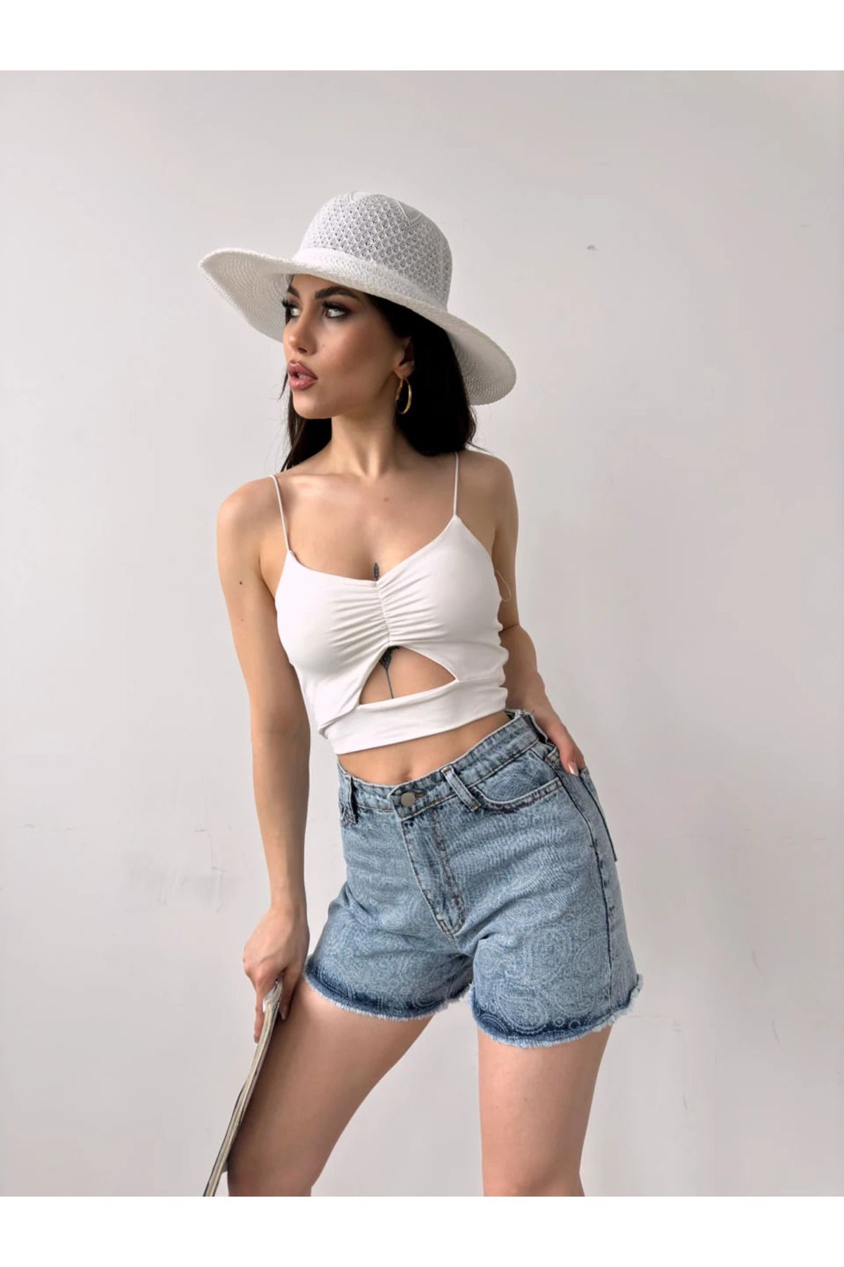 SYK Paçası Püsküllü Desenli Denim Şort