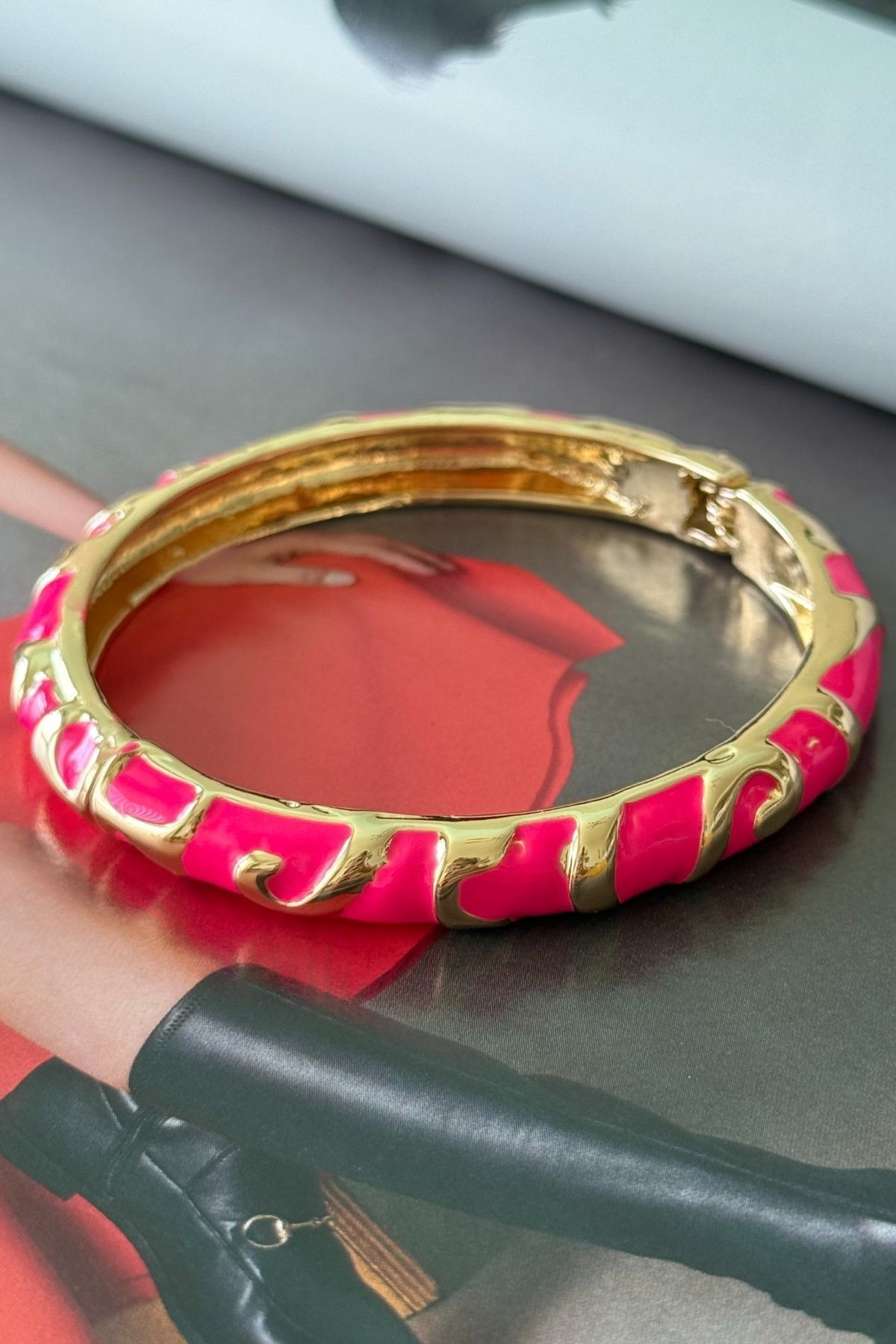 Trendy Butik Çelik Fuşya Renkli Kelepçe