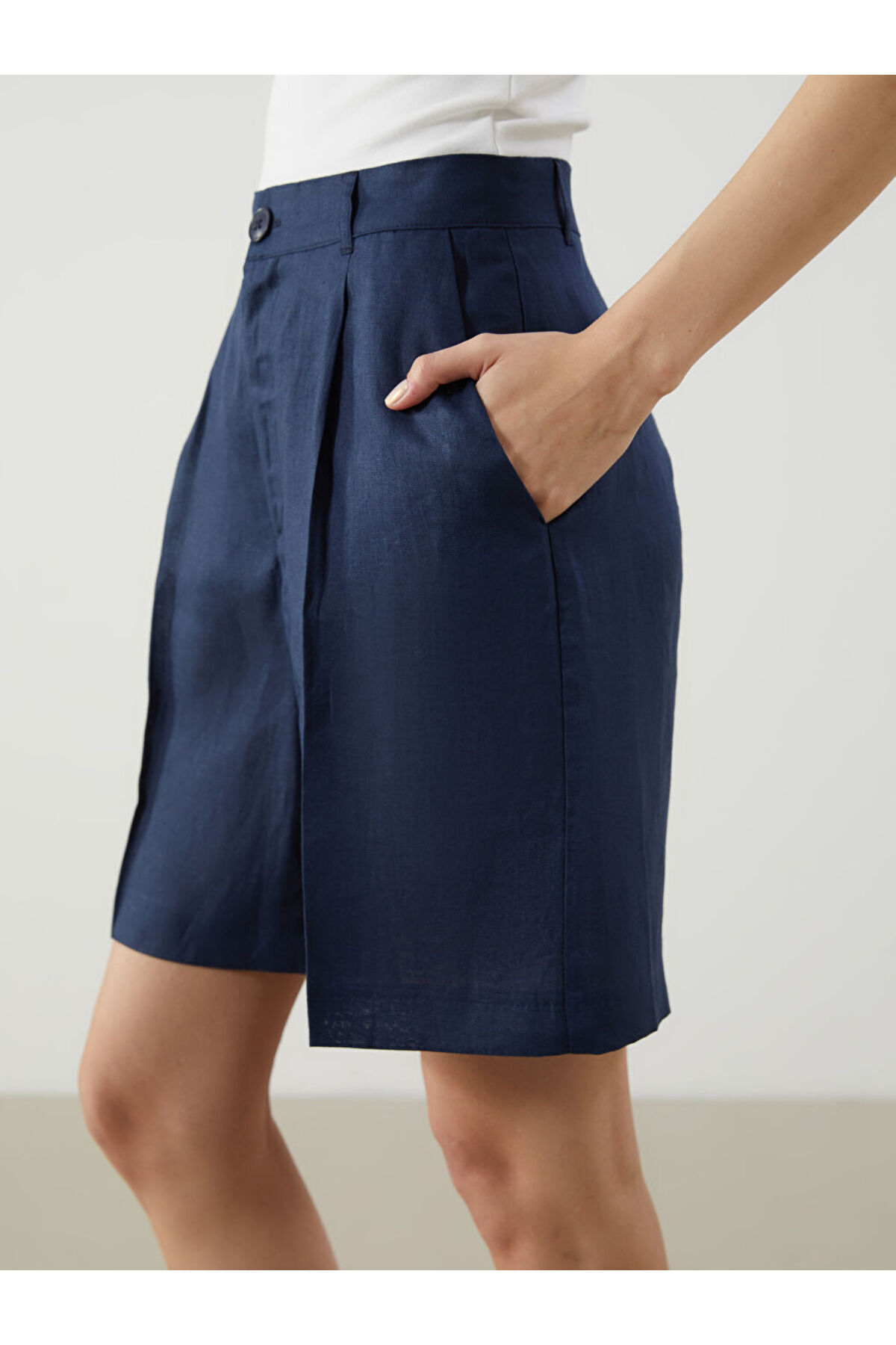 LC Waikiki-Damen-Shorts aus Leinen mit lockerer Passform 3