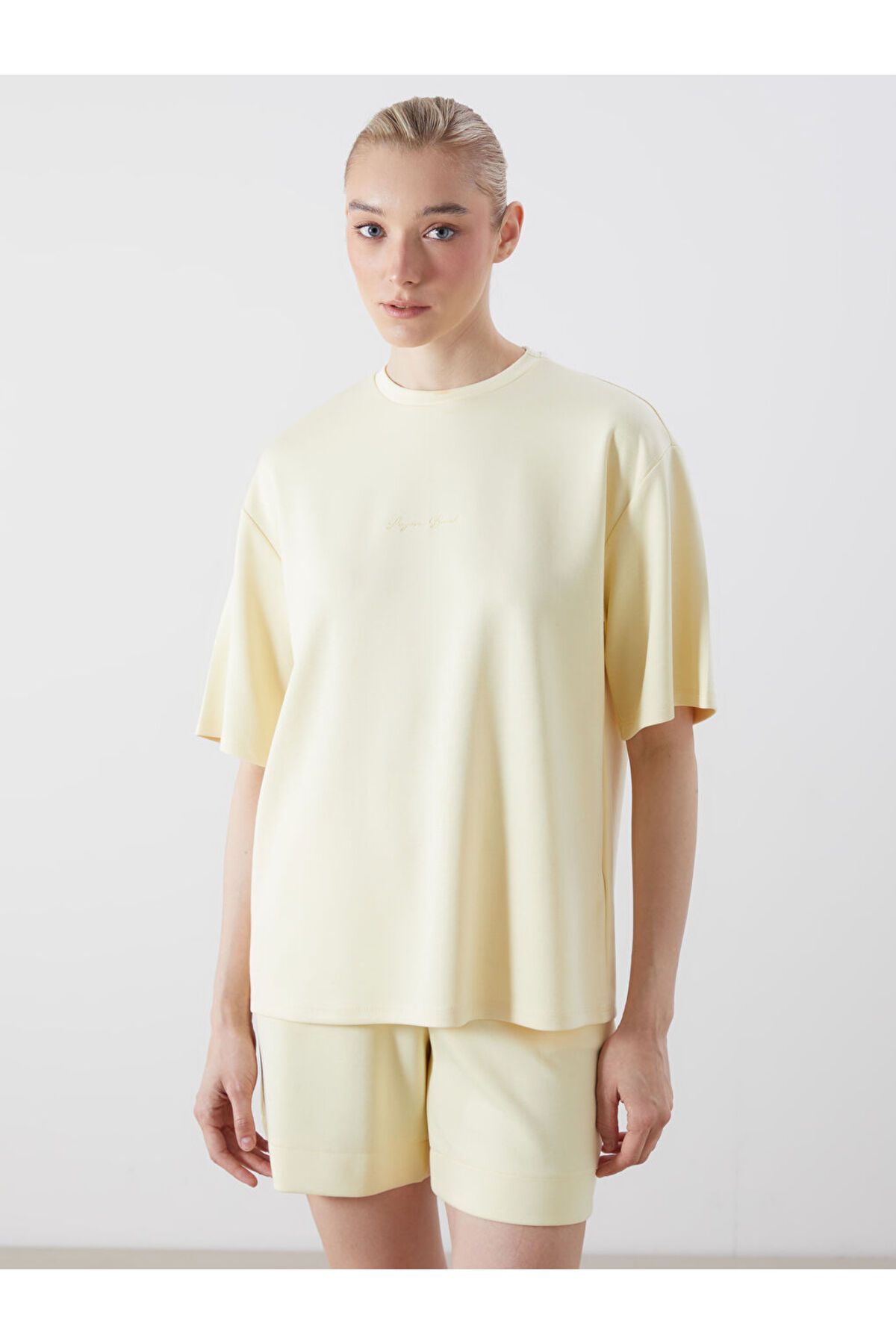LC Waikiki Bisiklet Yaka Oversize Kadın Tişört