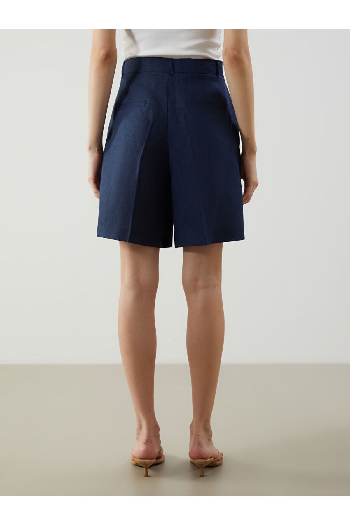 LC Waikiki-Damen-Shorts aus Leinen mit lockerer Passform 4